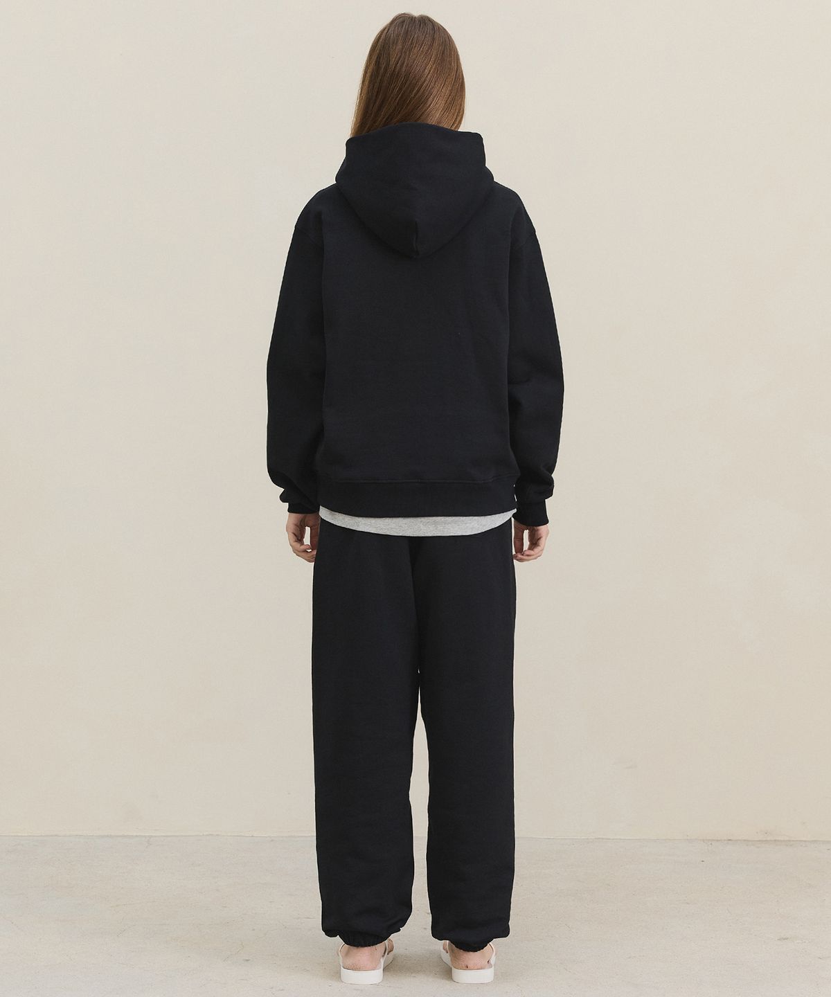 마티레(MTTIRÉ) Stichi Logo Hoodie / Black