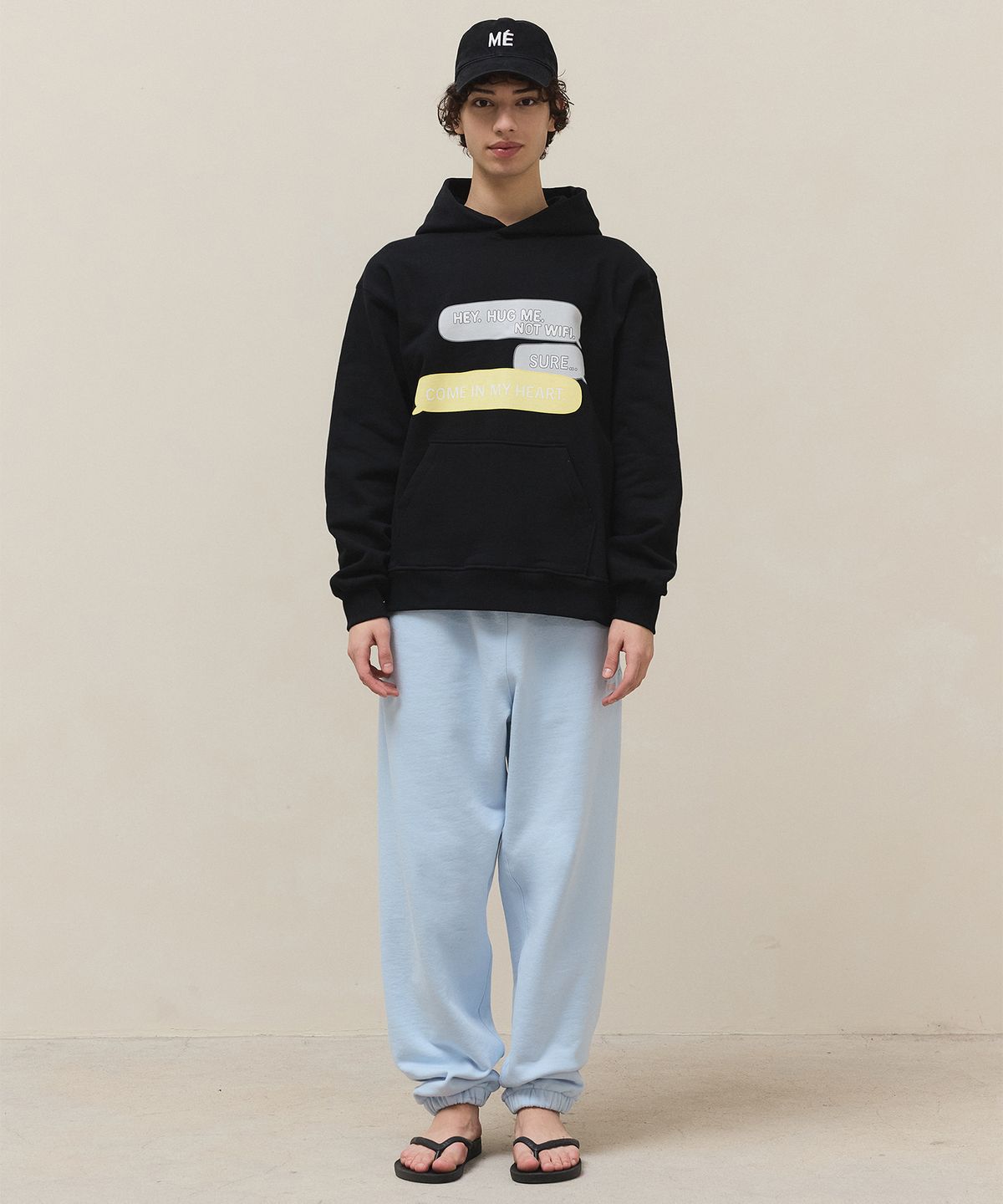 마티레(MTTIRÉ) Not Wifi Message Hoodie / Black