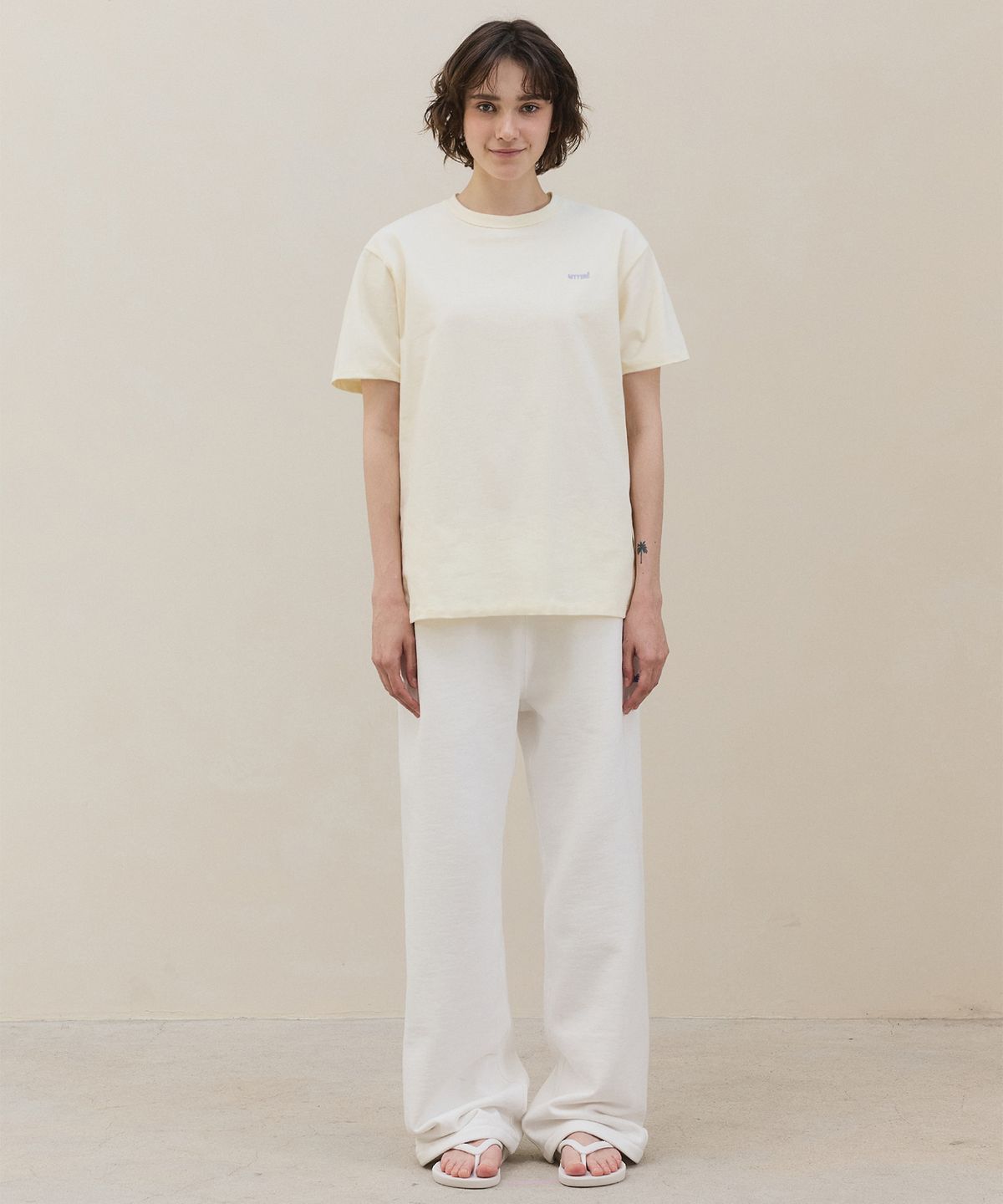 마티레(MTTIRÉ) Basic Logo T-shirt / Light Yellow