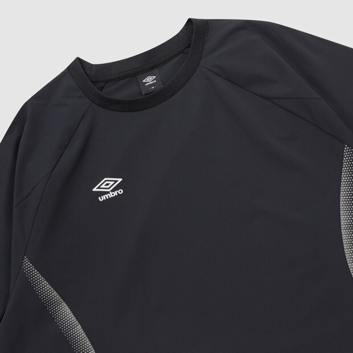 엄브로(UMBRO) [COOLING] 슬로우킥 냉감 긴팔 피스테 블랙 UR221SWT52