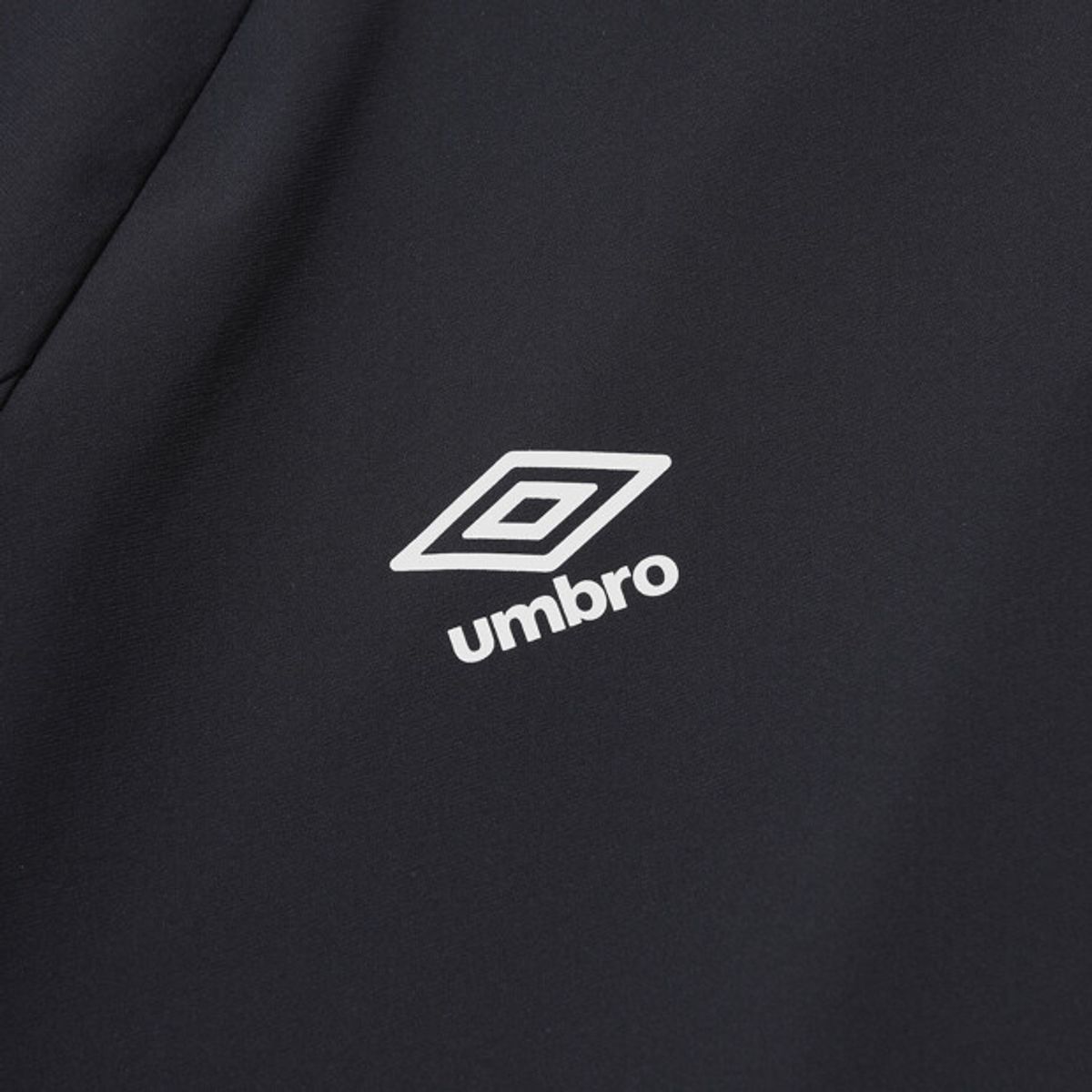 엄브로(UMBRO) [COOLING] 슬로우킥 냉감 긴팔 피스테 블랙 UR221SWT52