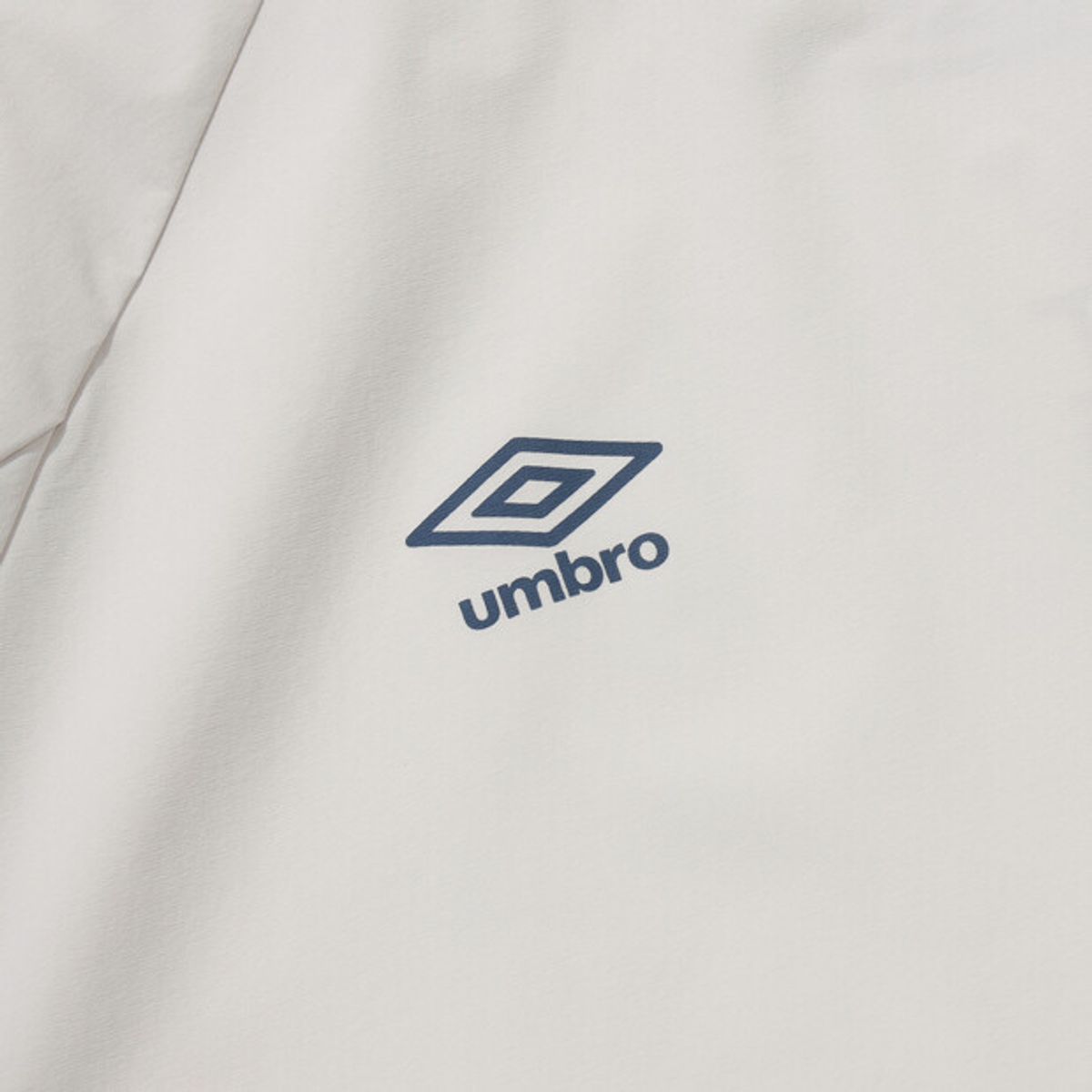 엄브로(UMBRO) [COOLING] 슬로우킥 냉감 긴팔 피스테 라이트 그레이 UR221SWT52