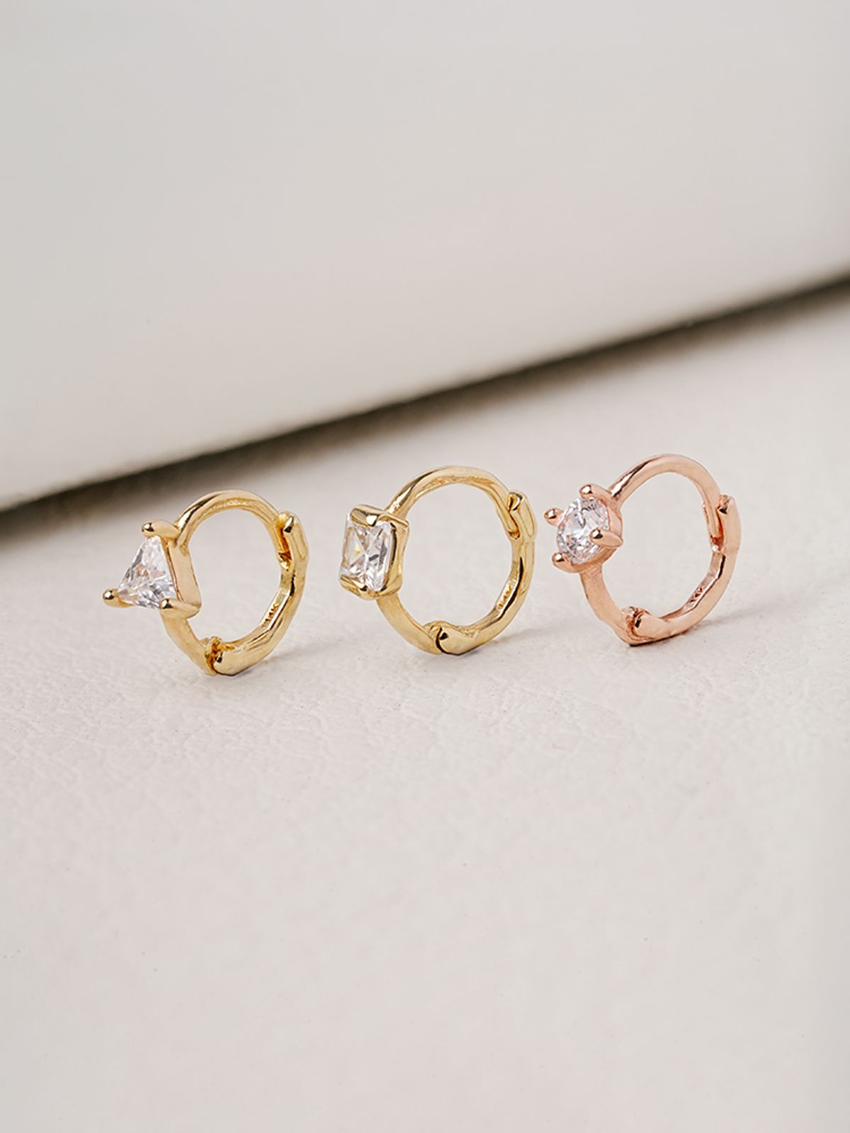 미니멀피어싱(MINIMALPIERCING) 14K 미니 포인트 큐빅 귓바퀴 원터치 링 귀걸이