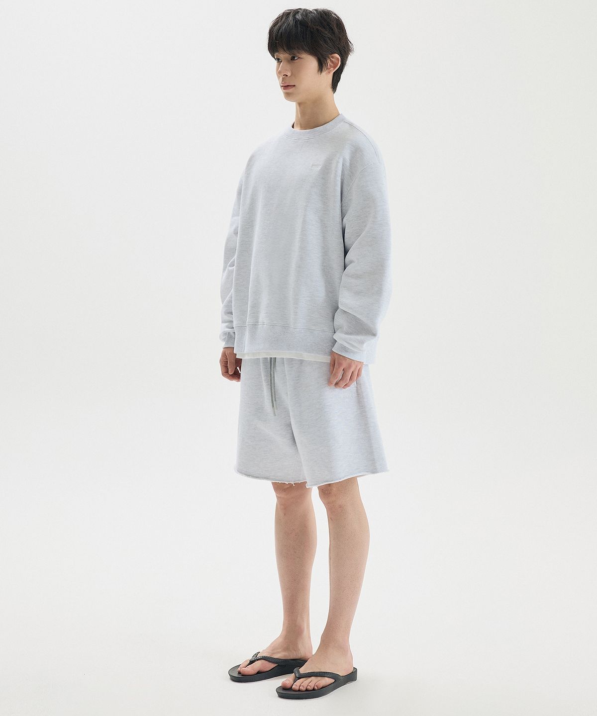 마티레(MTTIRÉ) BASIC LOGO SWEATSHIRT / LIGHT GRAY