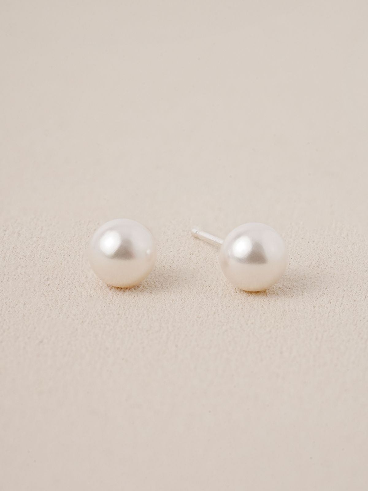 미니멀피어싱(MINIMALPIERCING) 925 실버 스와로브스 진주 귀걸이 6mm