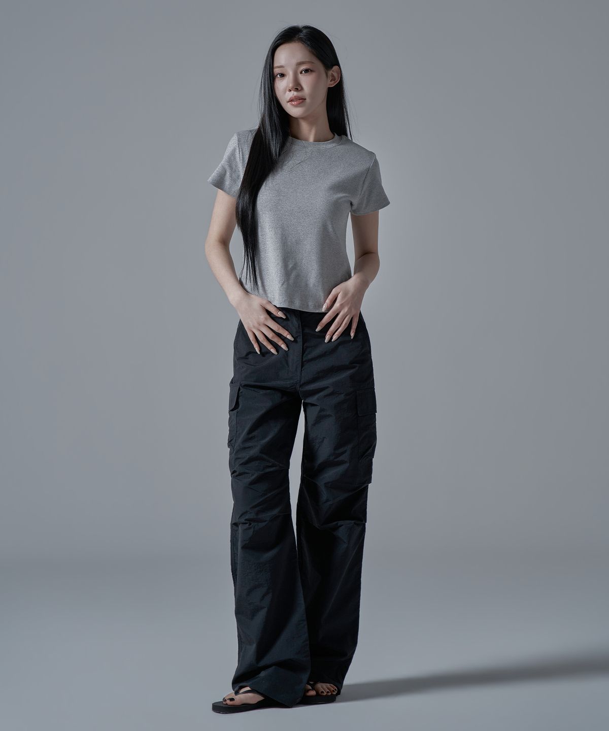 와르 포 우먼(WAARFORWOMAN) W1142 나일론 카고 팬츠_블랙