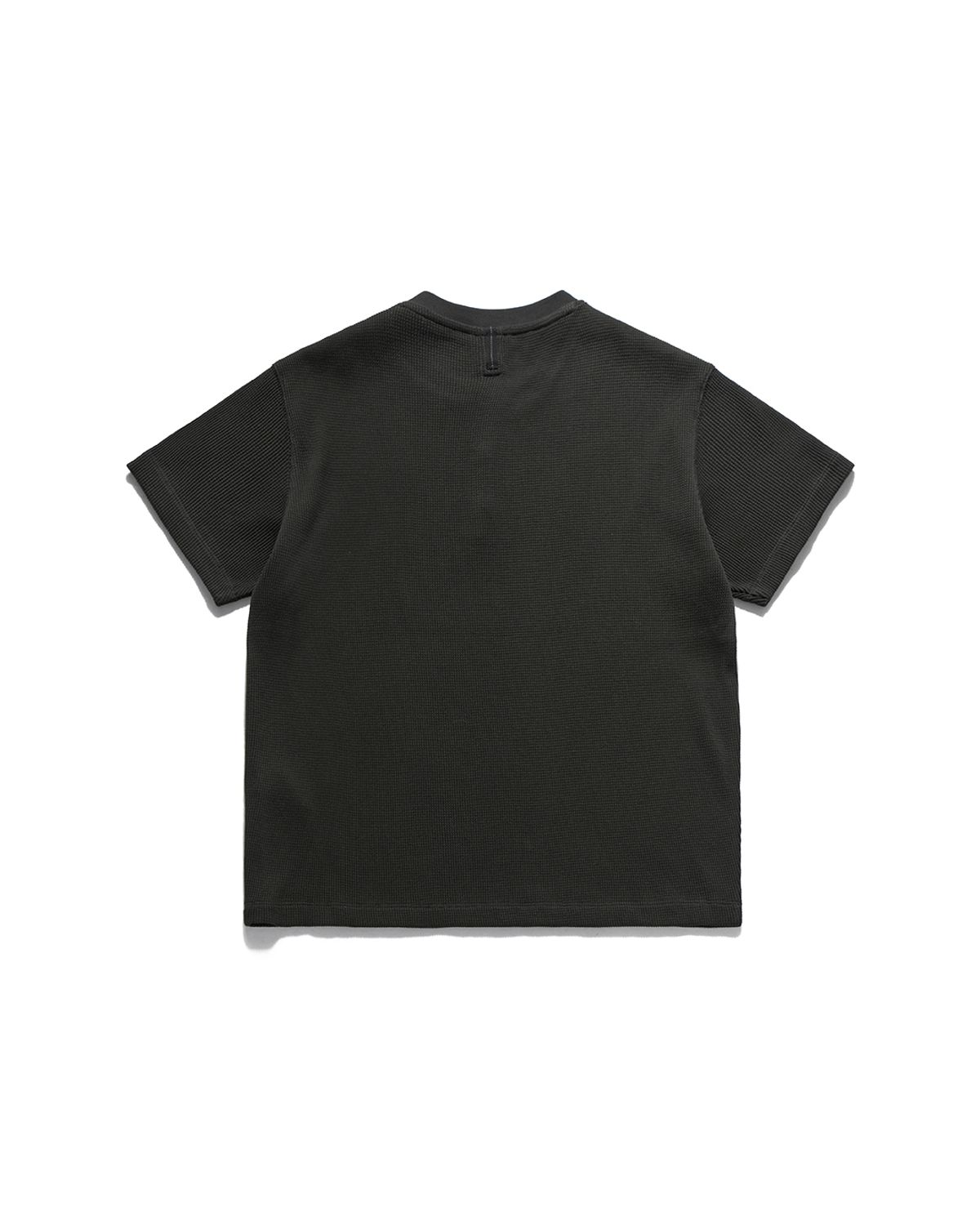 언어펙티드 에센셜(UNAFFECTED ESSENTIAL) HENLEY NECK T-SHIRT / CHARCOAL