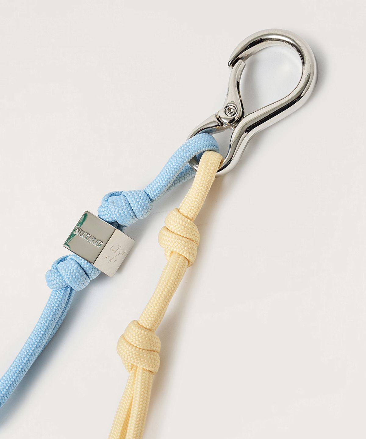 넛넛(NUTNUT) Color Block Knot Keyring - BLUE & YELLOW