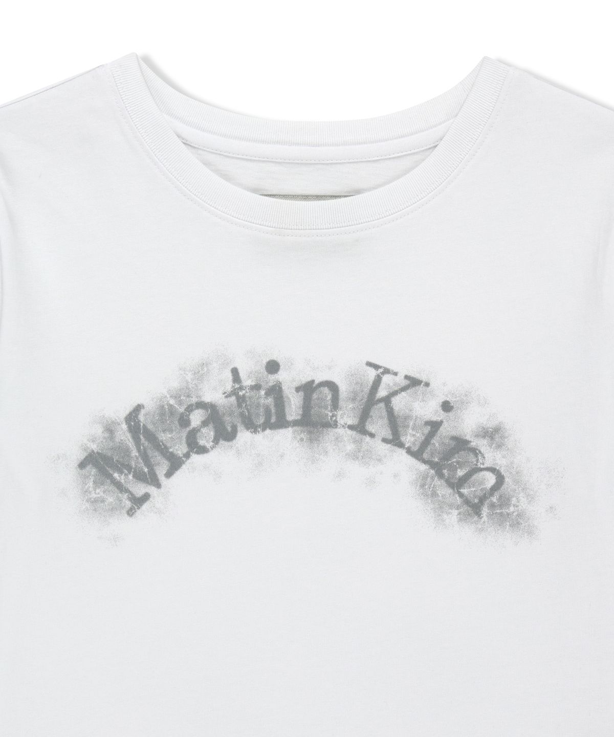 마뗑킴(MATIN KIM) MATIN KIM ARCH LOGO CROP TOP IN WHITE