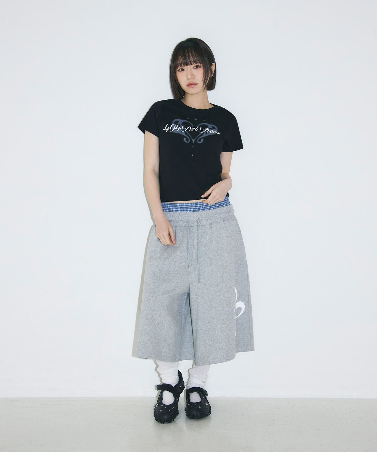 슬릭글로우(SLEEKGLOW) 404 스터드 슬림 티셔츠[블랙]