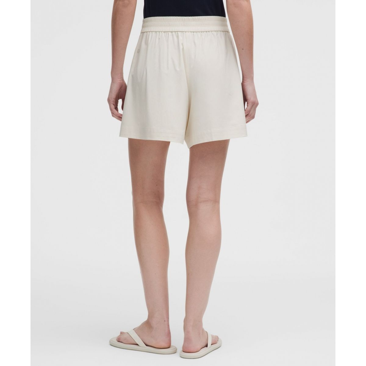 룰루레몬(LULULEMON) 브리즐리 미드라이즈 쇼츠 6inch  LTIV