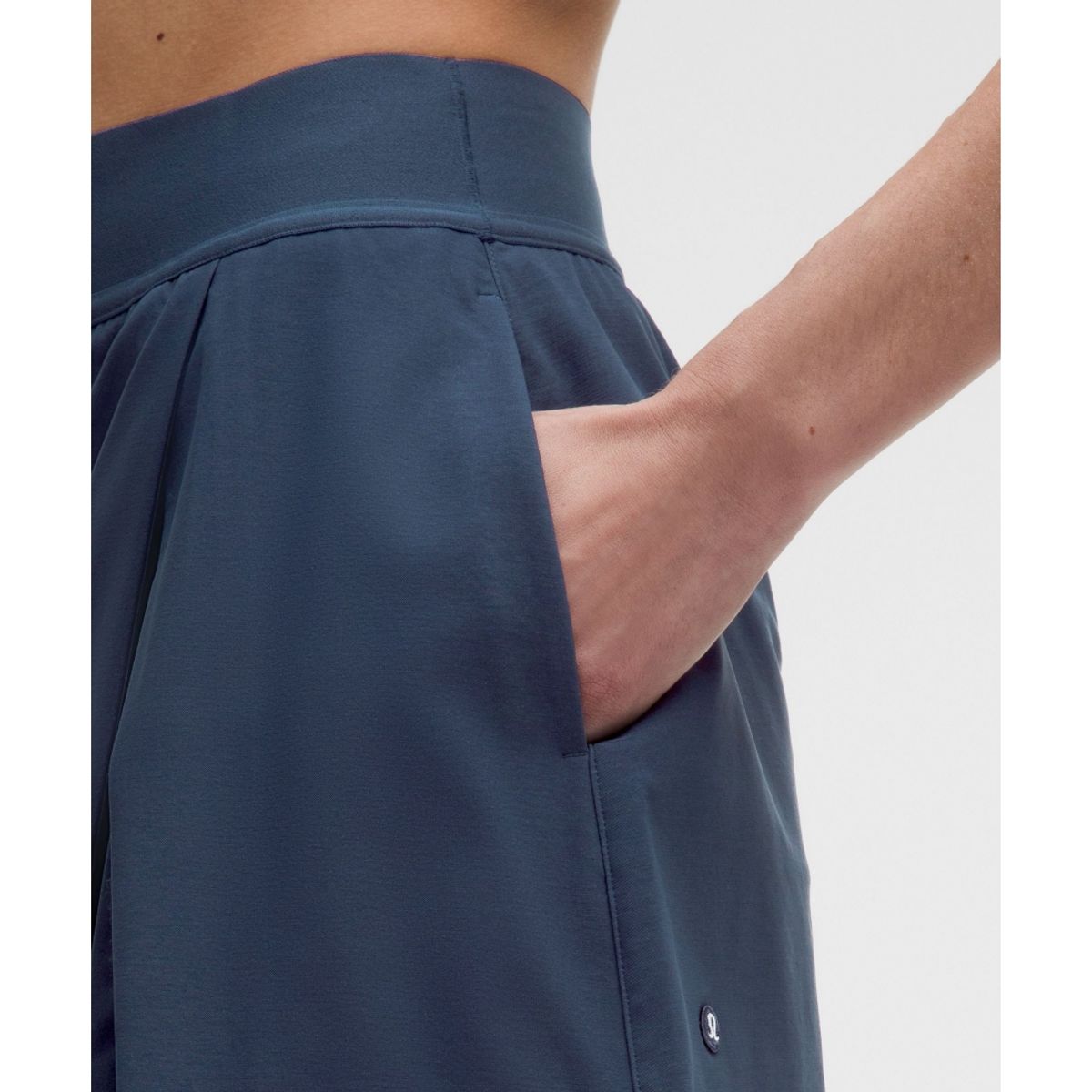 룰루레몬(LULULEMON) 워터 리펠런트 플리티드 하이라이즈 골프 스커트  CLBL