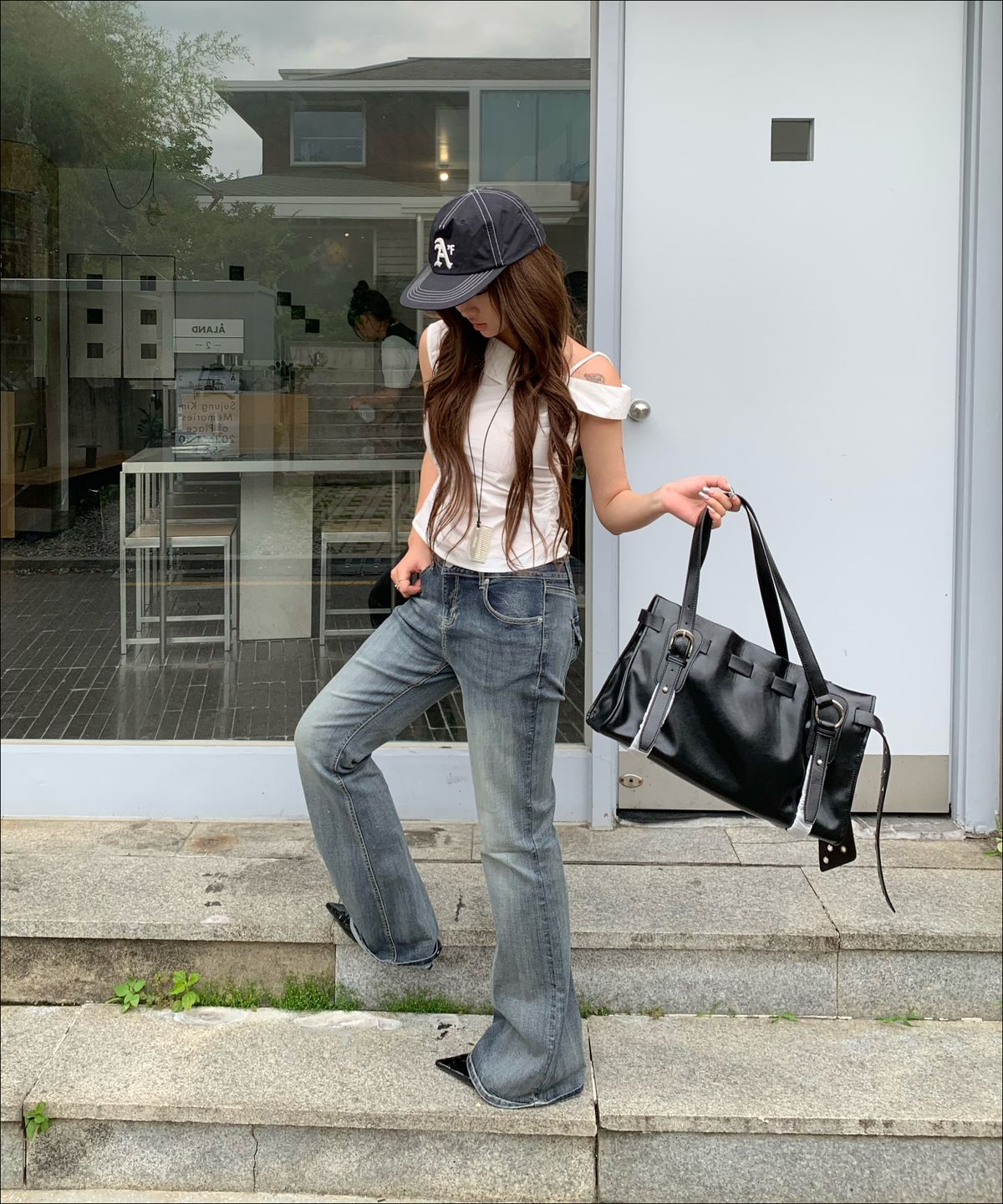 미쏘(MIXXO) 원숄더 블라우스_MIWBWG619G