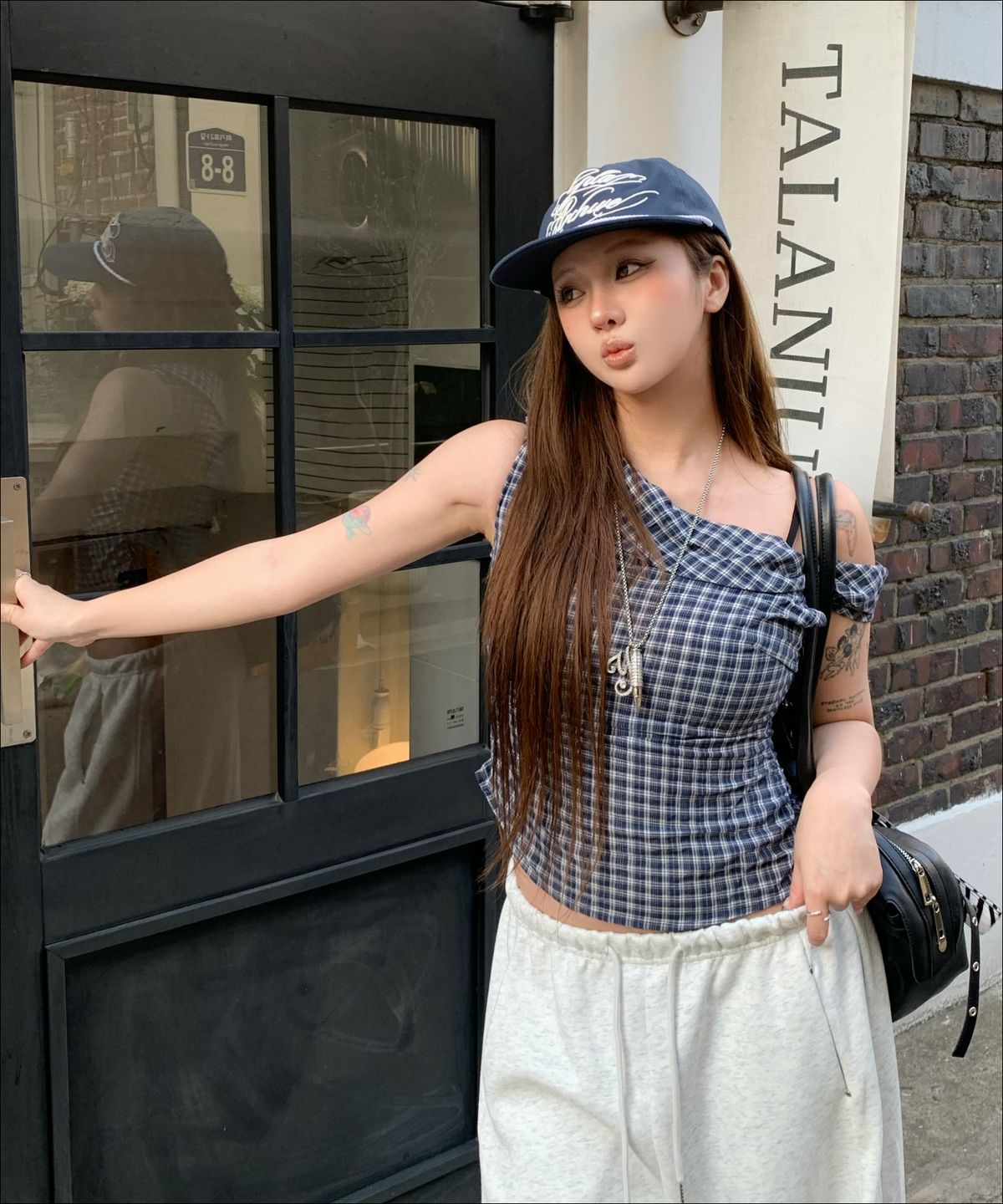 미쏘(MIXXO) 원숄더 블라우스_MIWBWG619G
