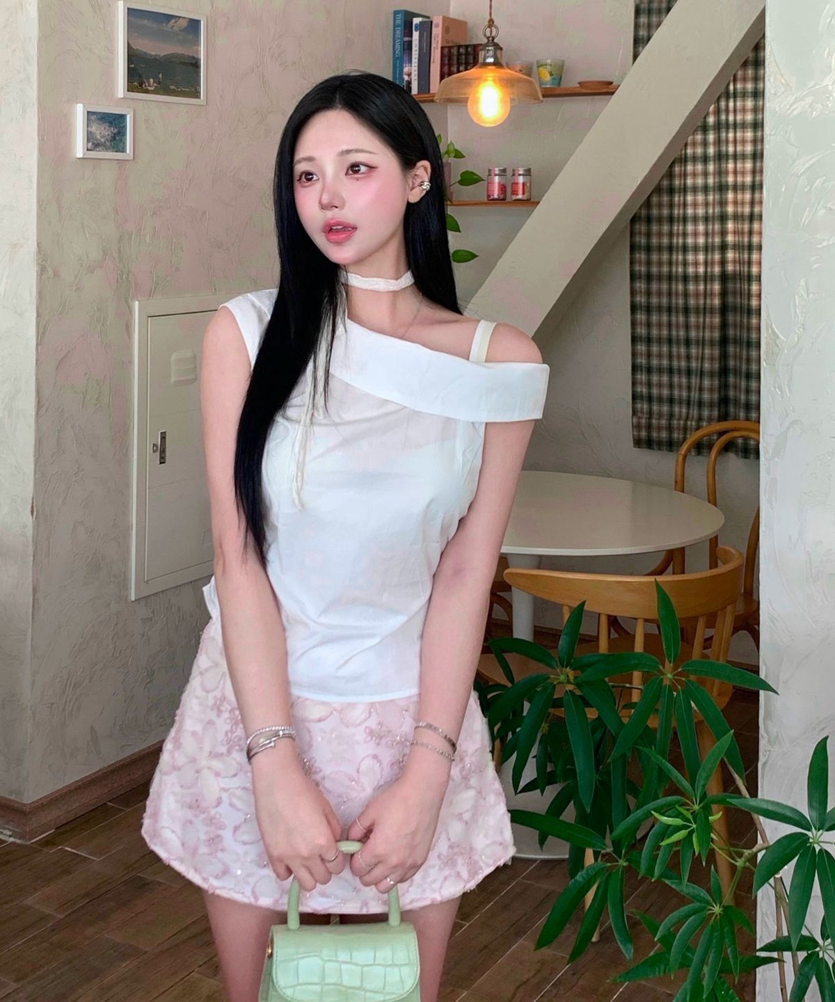 미쏘(MIXXO) 원숄더 블라우스_MIWBWG619G