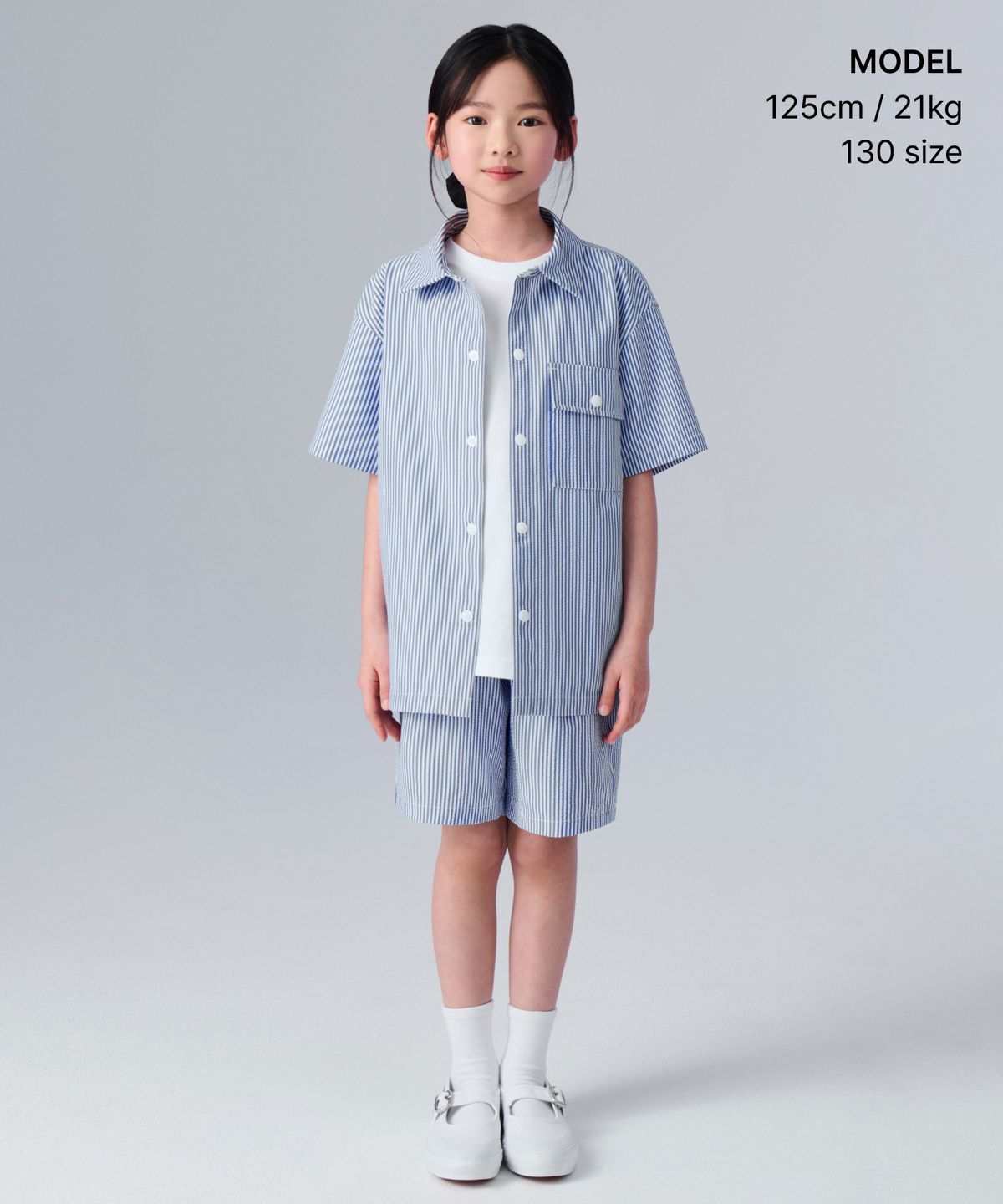 무신사 스탠다드 키즈(MUSINSA STANDARD KIDS) 스트라이프 오버사이즈 시어서커 셔츠 & 스트라이프 와이드 시어서커 밴딩 쇼츠 셋업 [네이비 스트라이프]
