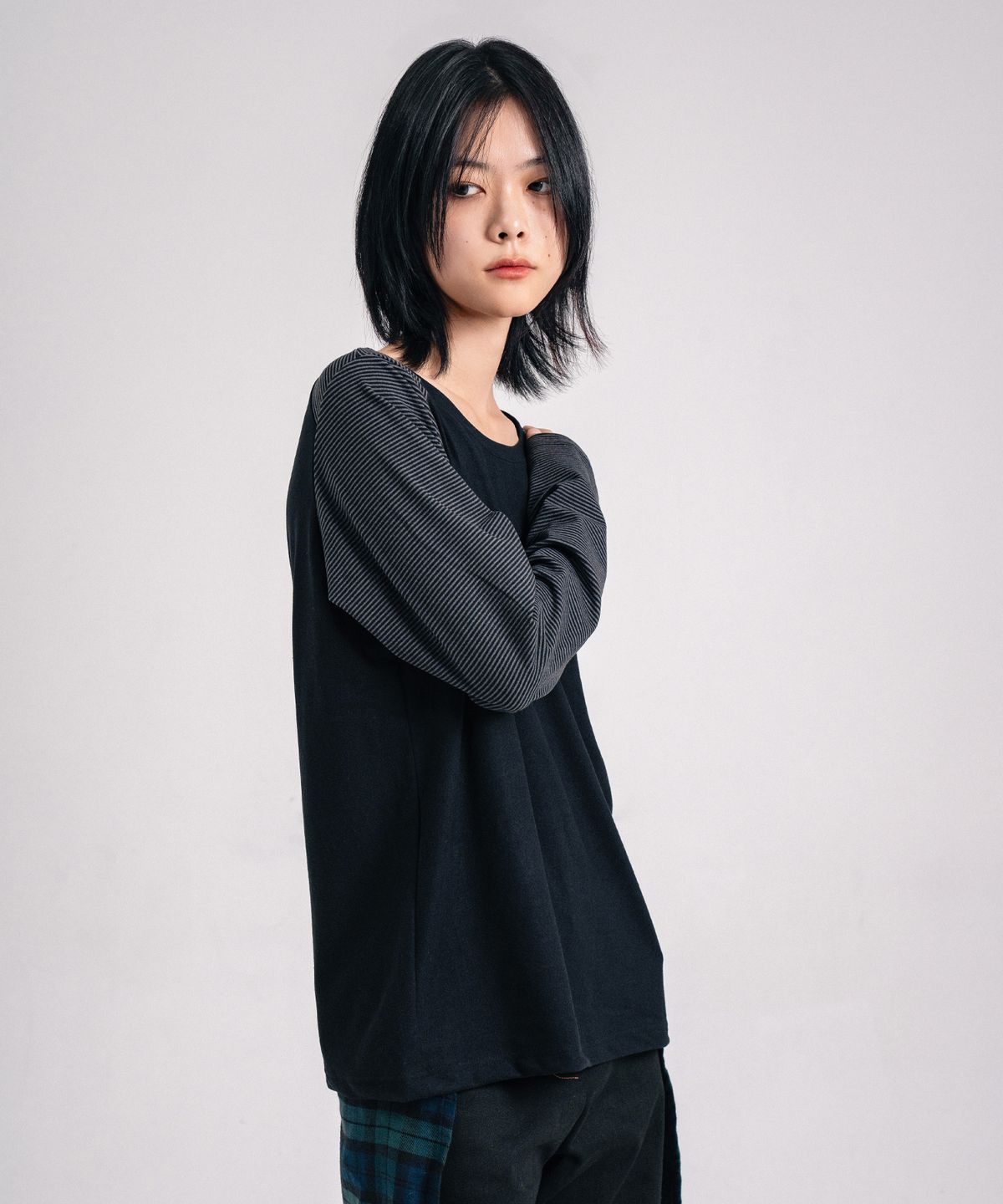 히피하우스(HIPPIE HAUS) Gray Stripe Sleeve T-shirt