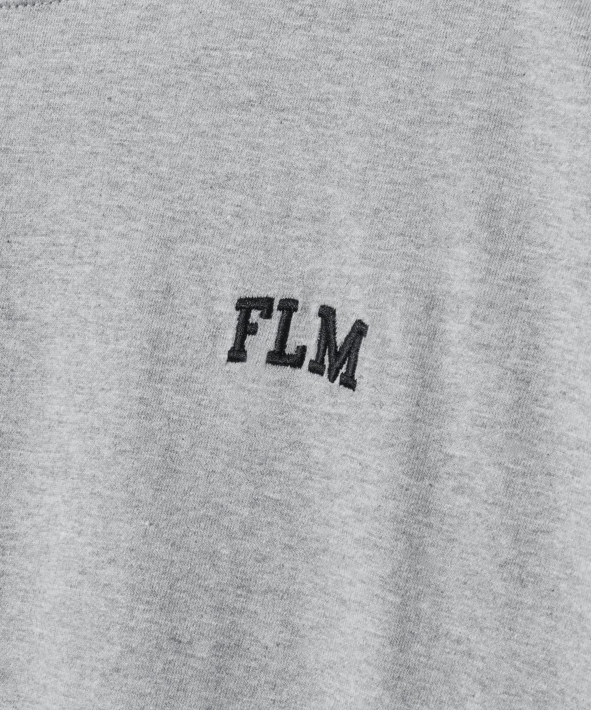 필루미네이트(FILLUMINATE) FLM 스몰 로고 티셔츠-멜란지그레이