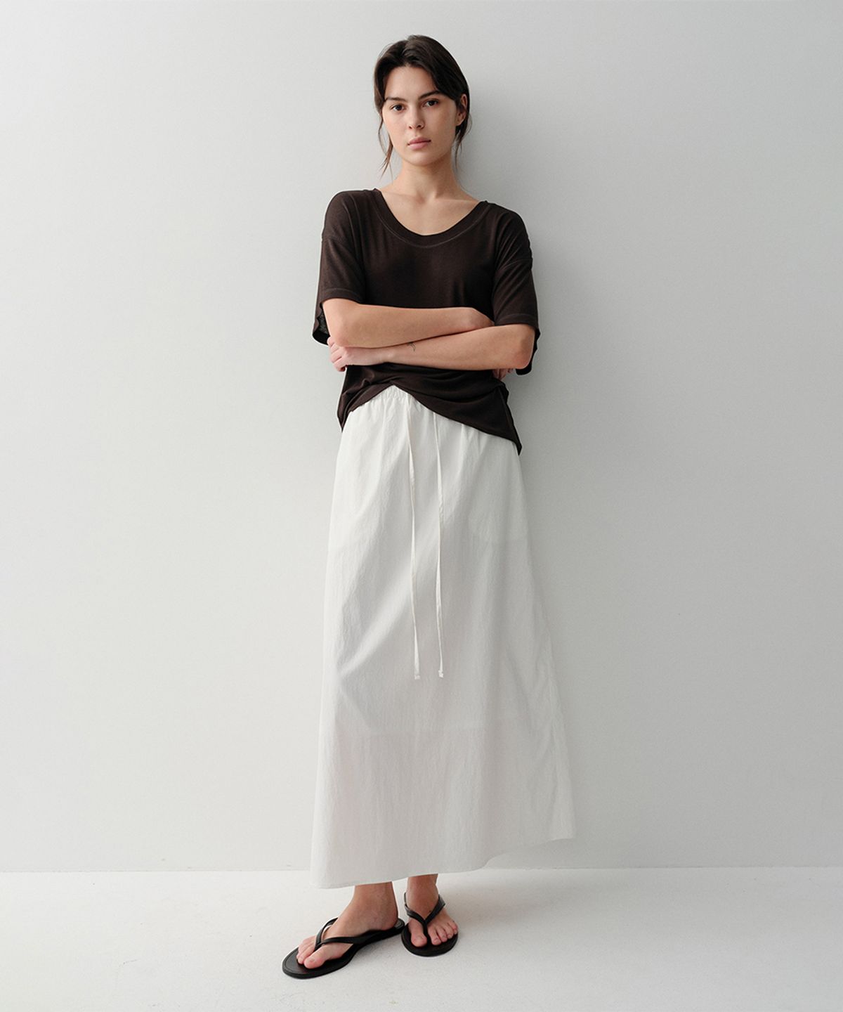 이아(EAAH) ODIN MAXI SKIRT (WHITE)