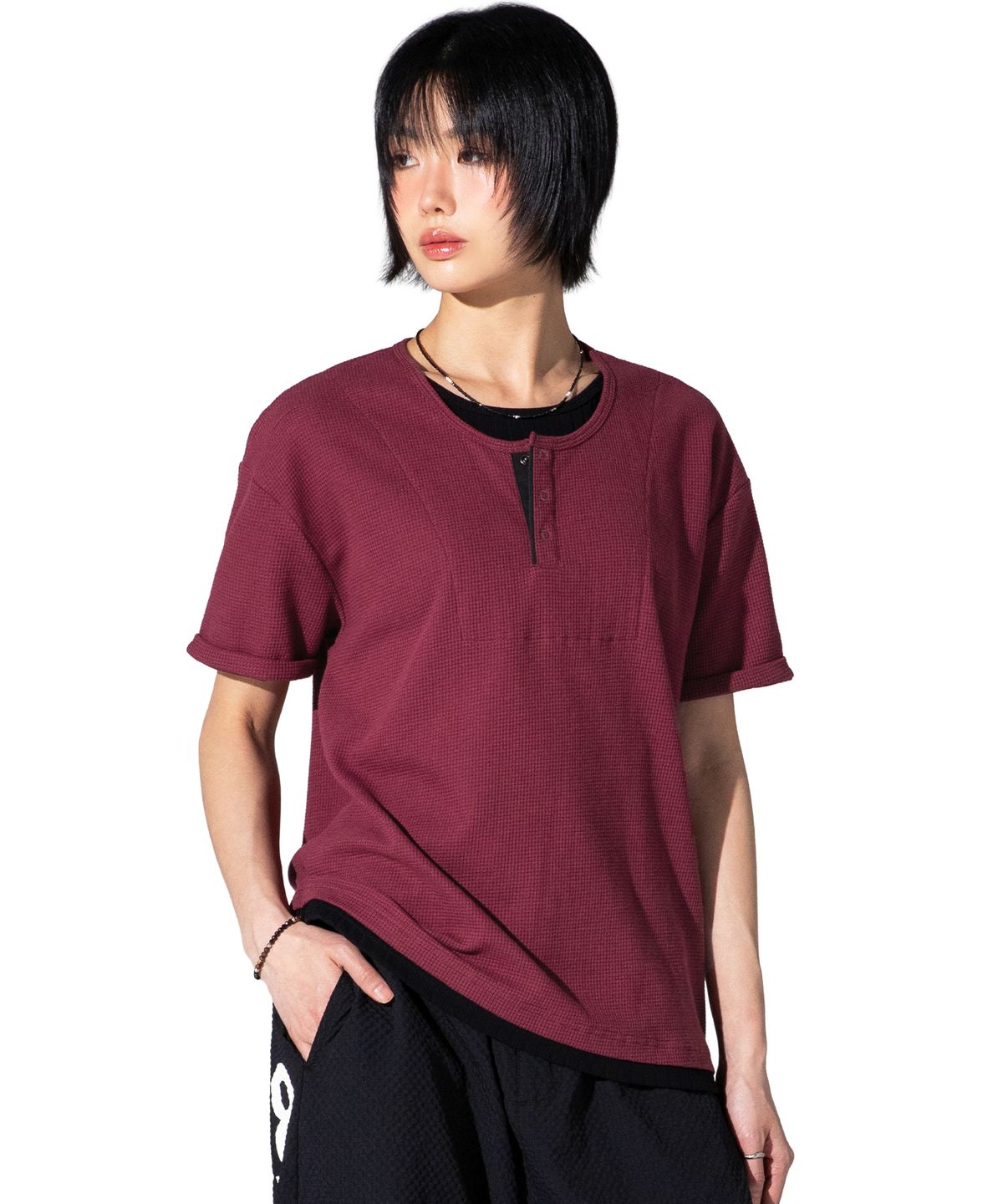 엑스톤즈(XTONZ) XTT158 레이어드 와플 헨리넥 티셔츠 (BURGUNDY)