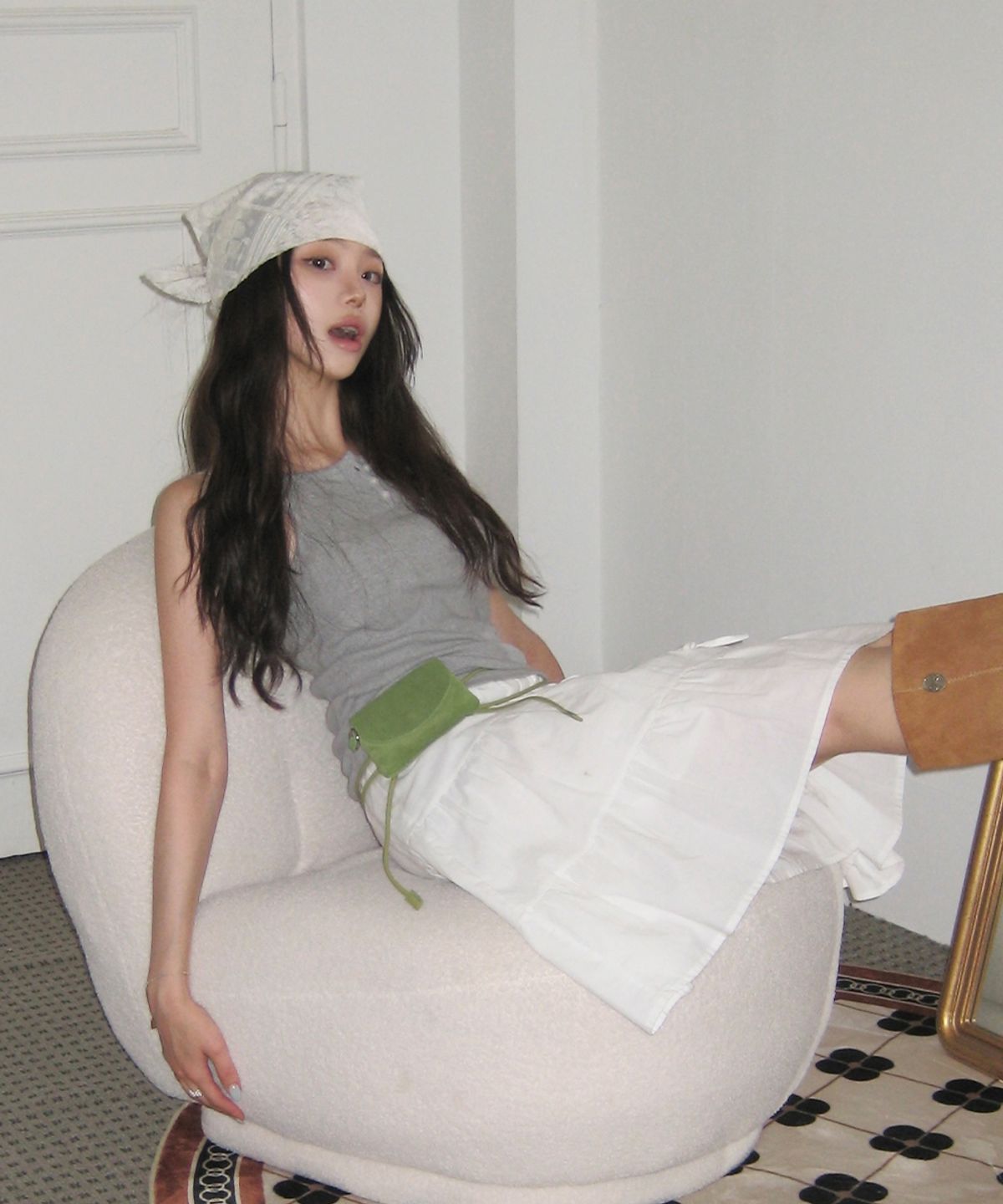넛넛(NUTNUT) Suede String Bag - KHAKI