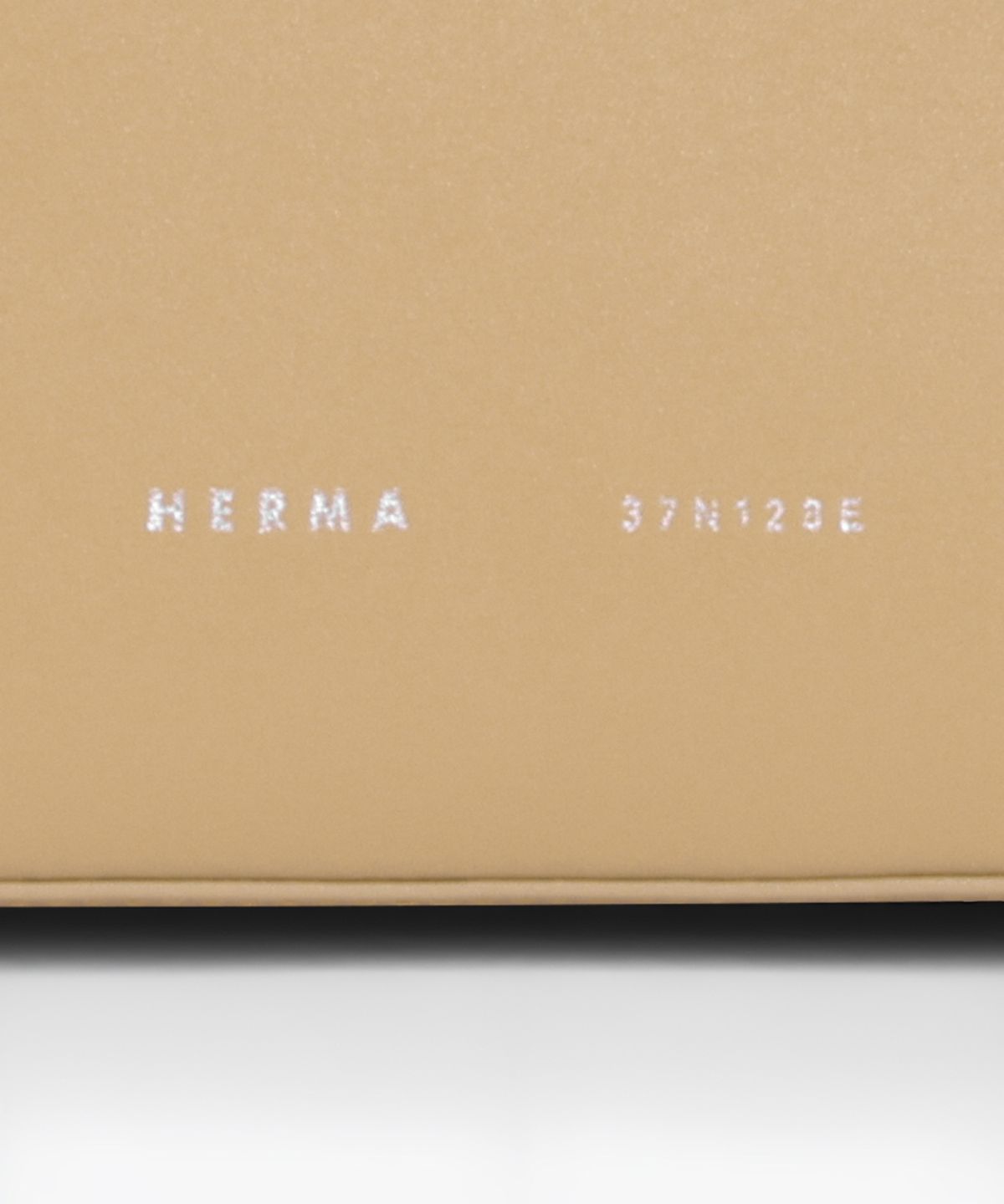 헤르마(HERMA) 로에 24 탑 핸들백 듄