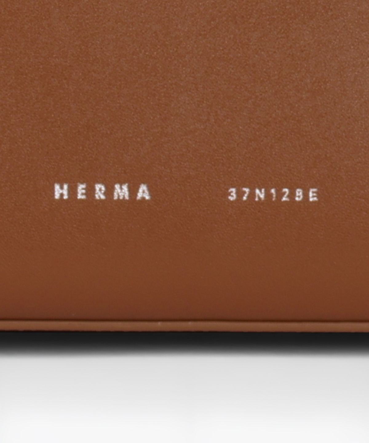 헤르마(HERMA) 로에 24 탑 핸들백 우드