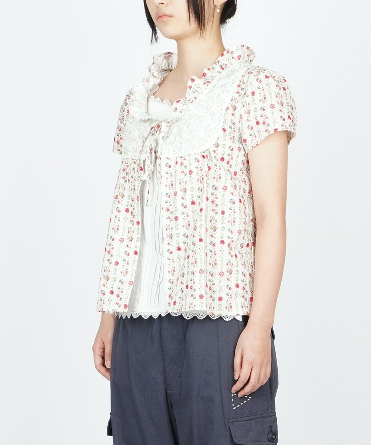 써넥트(SUNNECT) Floral Peasant Blouse - White