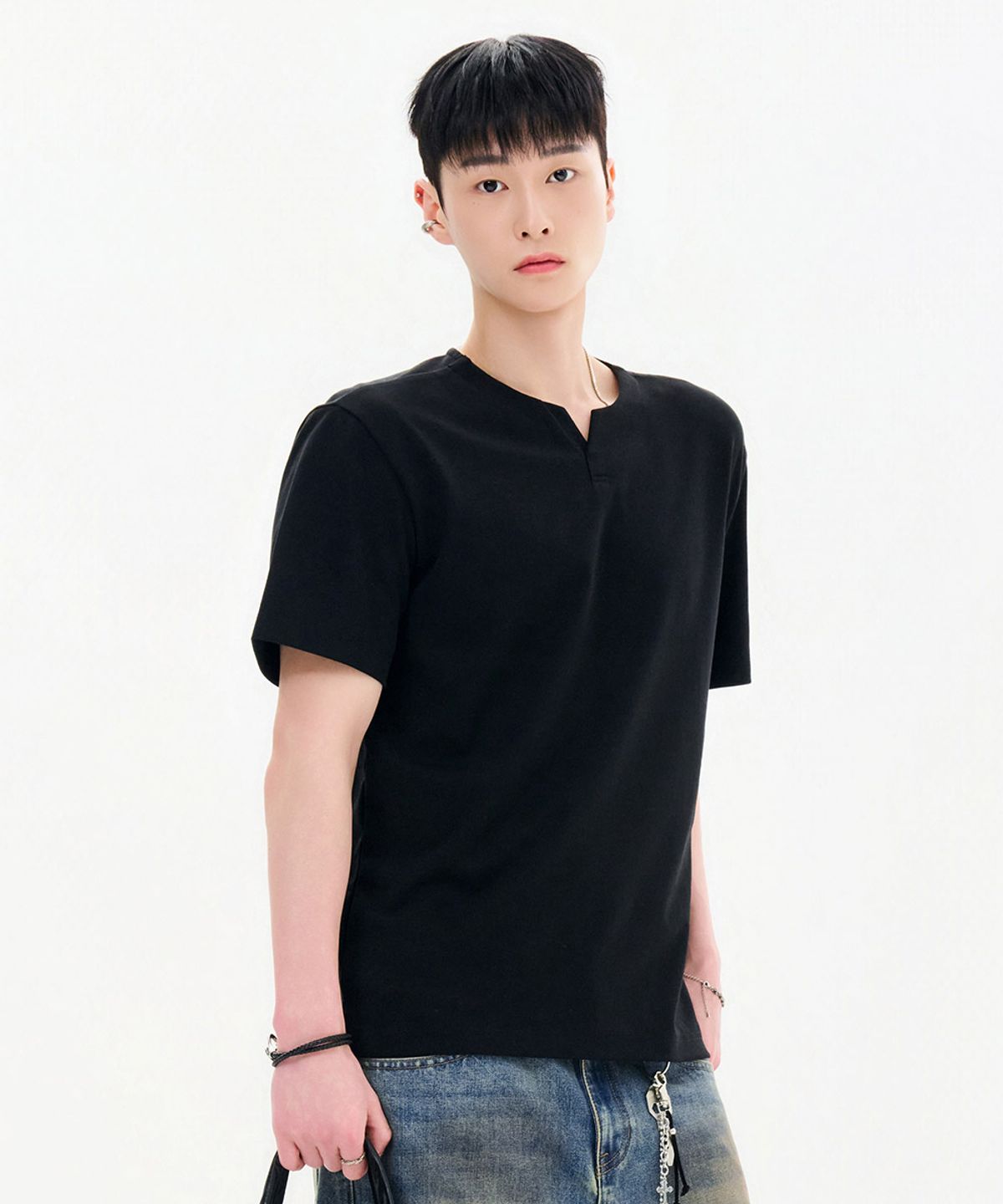 체이스컬트(CHASECULT) 남성 넥변형 반팔 티셔츠-FBZK5807C03