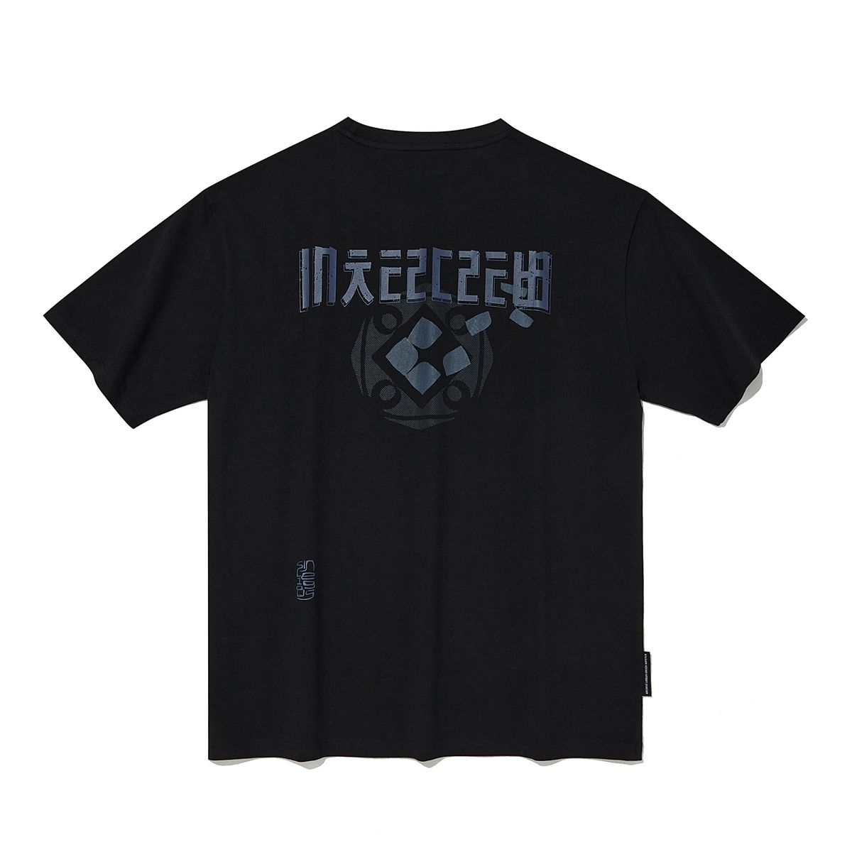 인터크루(INTERCREW) 도장 모티브 라운드 반팔 티셔츠 블랙 ITA2TR37ABK