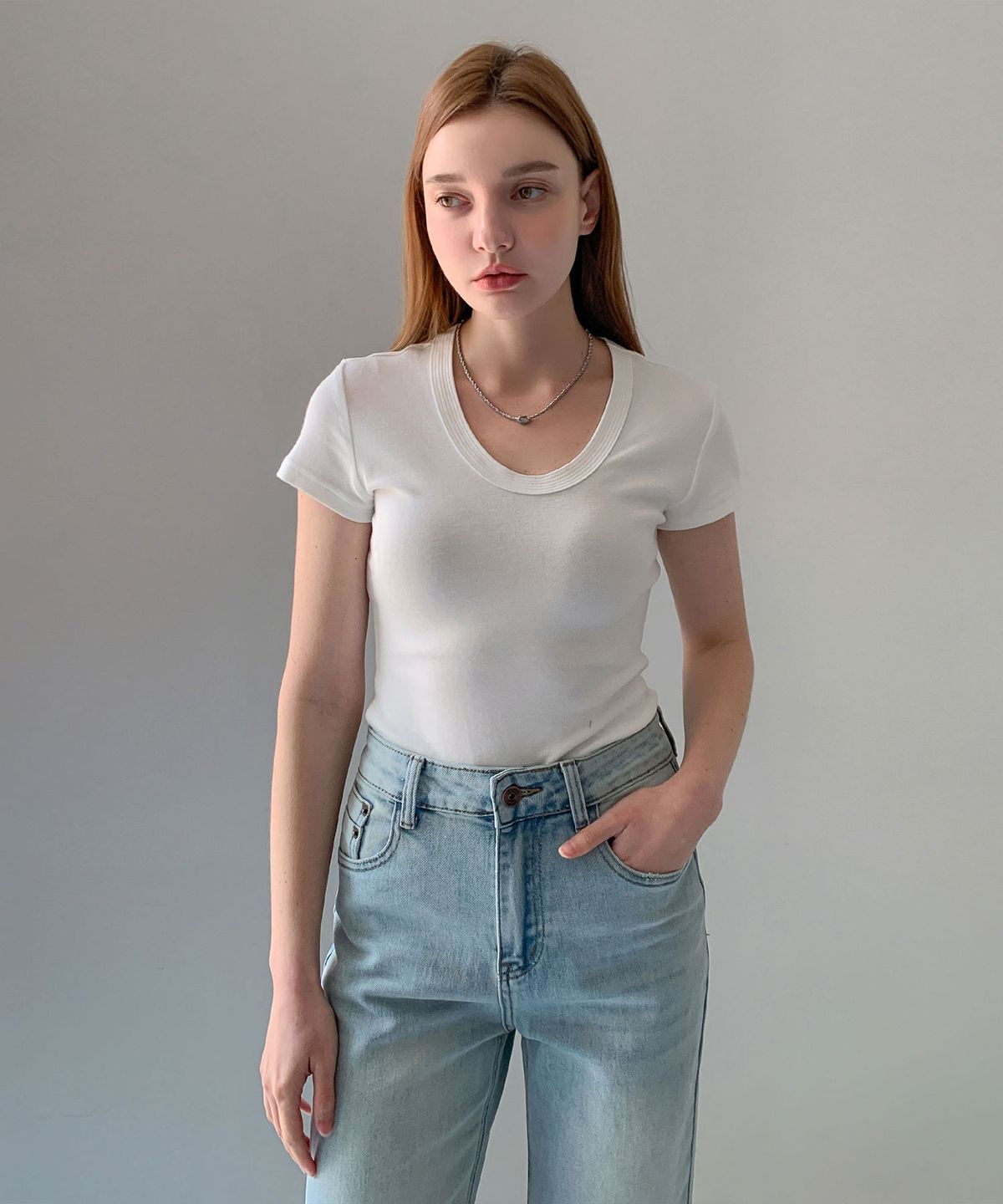 바스카라(VASCARA) Slim Fit Stitch U-Neck Short Sleeve T-Shirt (2colors)