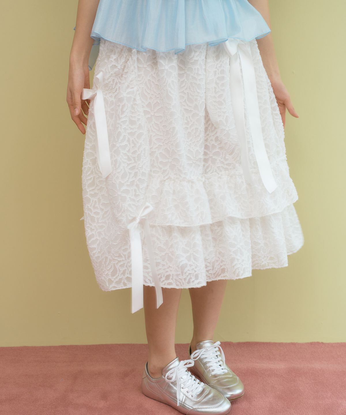 센뉴(SENUE) Floral Sheer Ruffle Ribbon Skirt (WHITE)