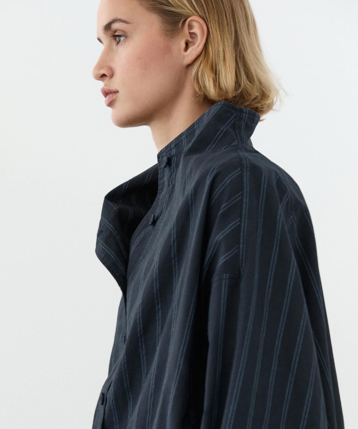 마시모두띠(MASSIMO DUTTI) 스트라이프 하이넥 봄버 자켓