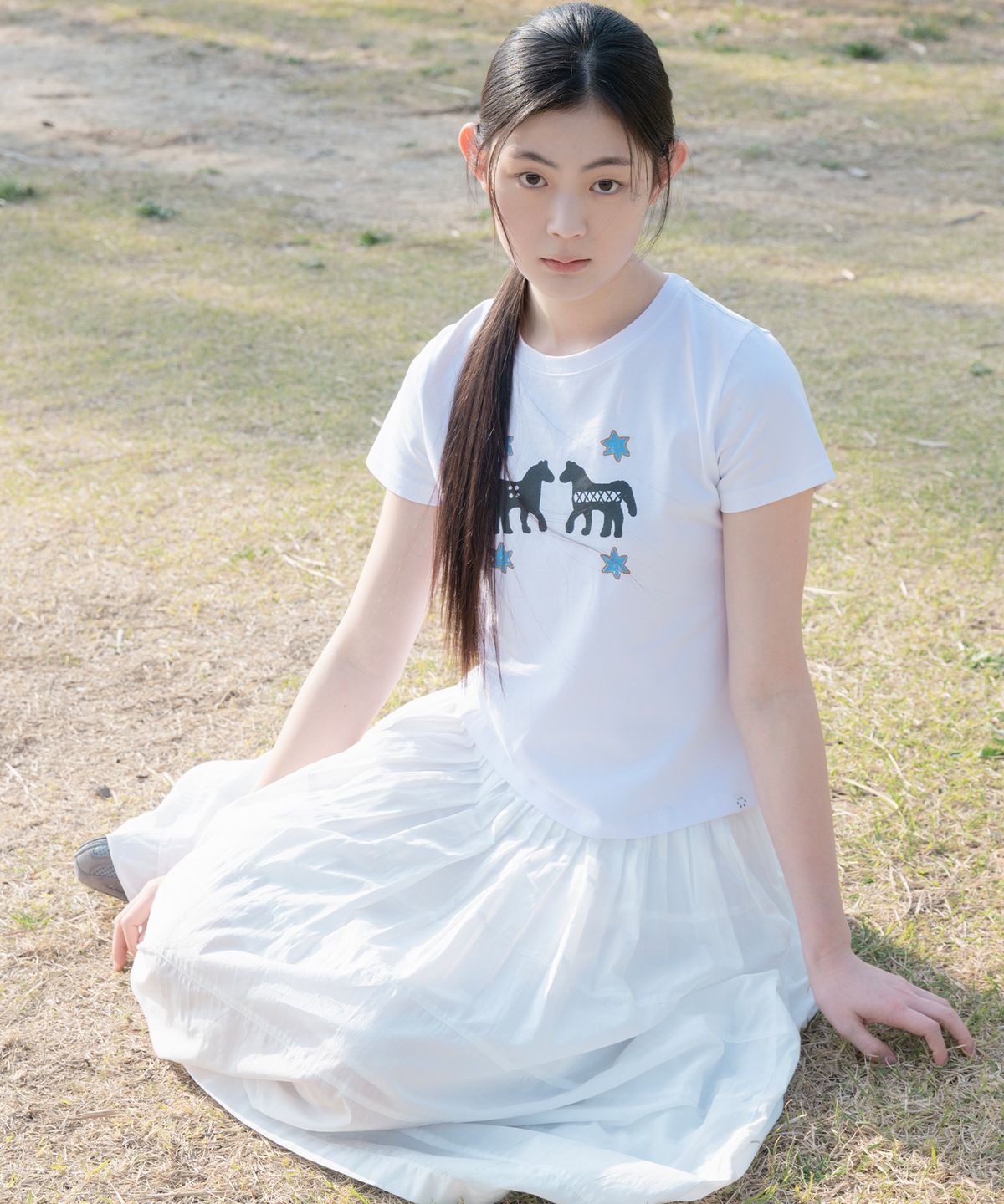 오헤시오(OHESHIO) TWIN PONY CROP T-SHIRT, WHITE