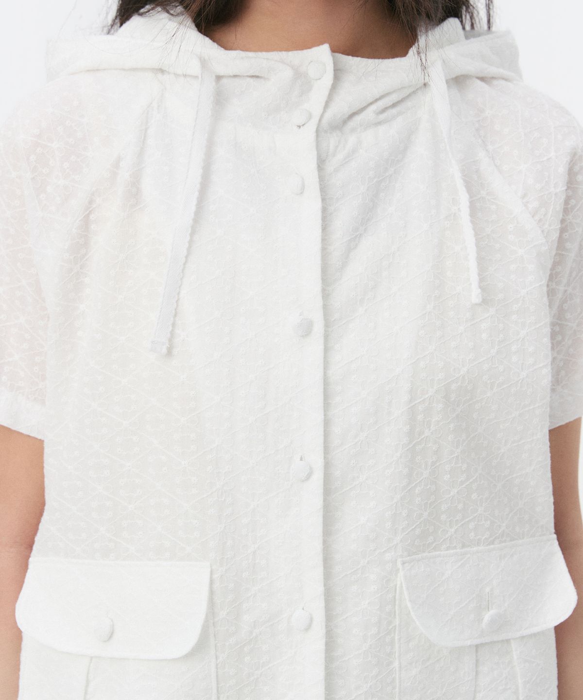 오헤시오(OHESHIO) PUNCHING HOODED HALF JUMPER, WHITE