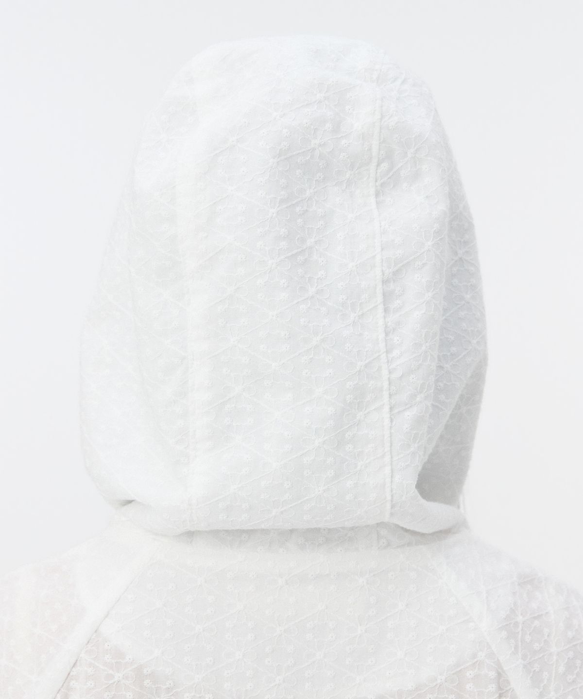 오헤시오(OHESHIO) PUNCHING HOODED HALF JUMPER, WHITE