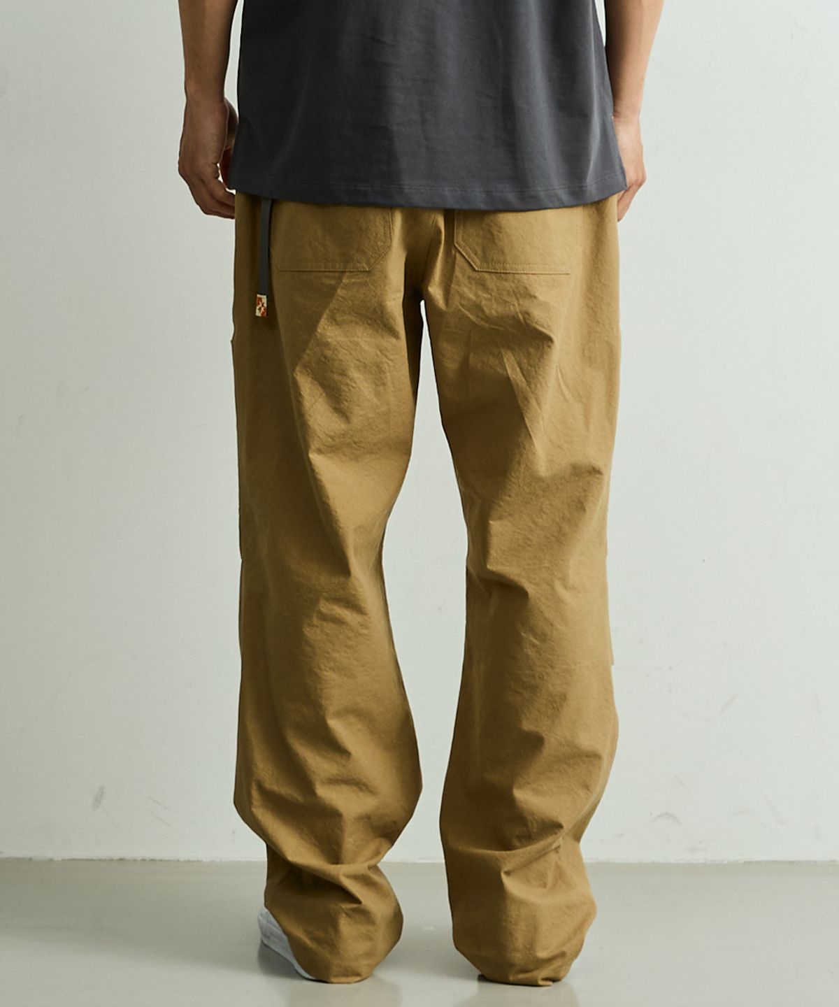 온한스(ONNHANS) [밴딩] 벨티드 필드 팬츠_베이지