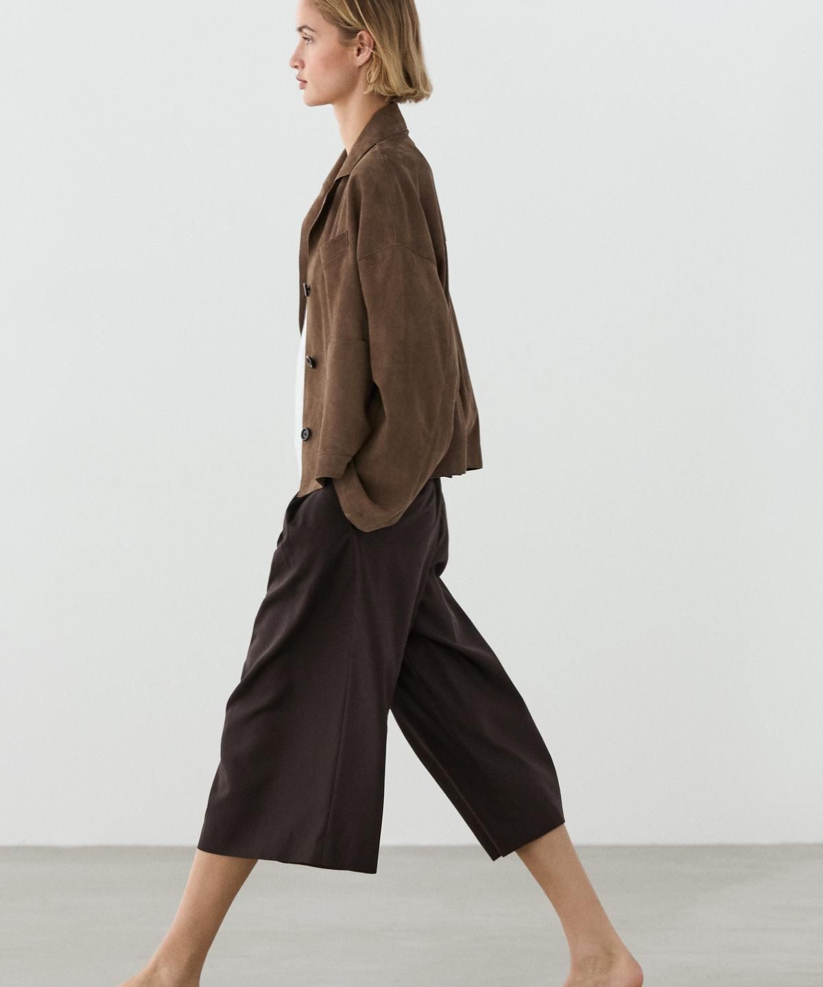마시모두띠(MASSIMO DUTTI) 플리츠 스웨이드 레더 봄버 자켓