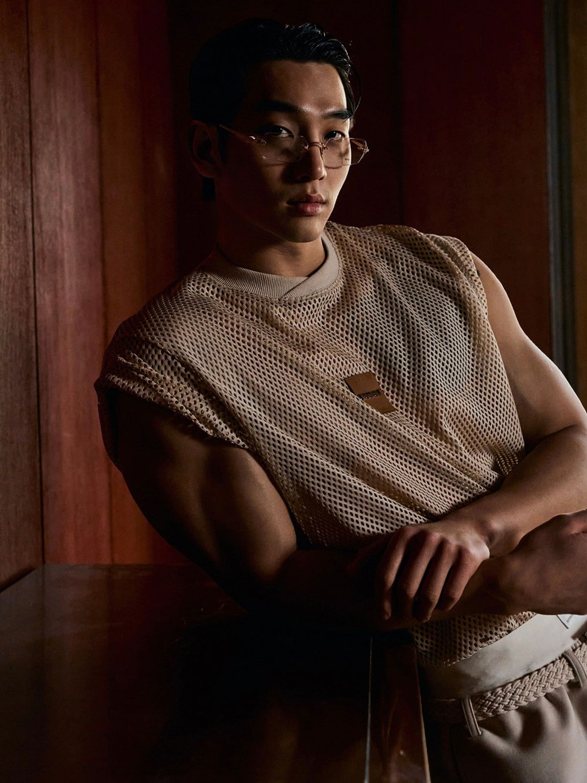 아웃오브(OUTOF) Oversized Mesh Sleeveless