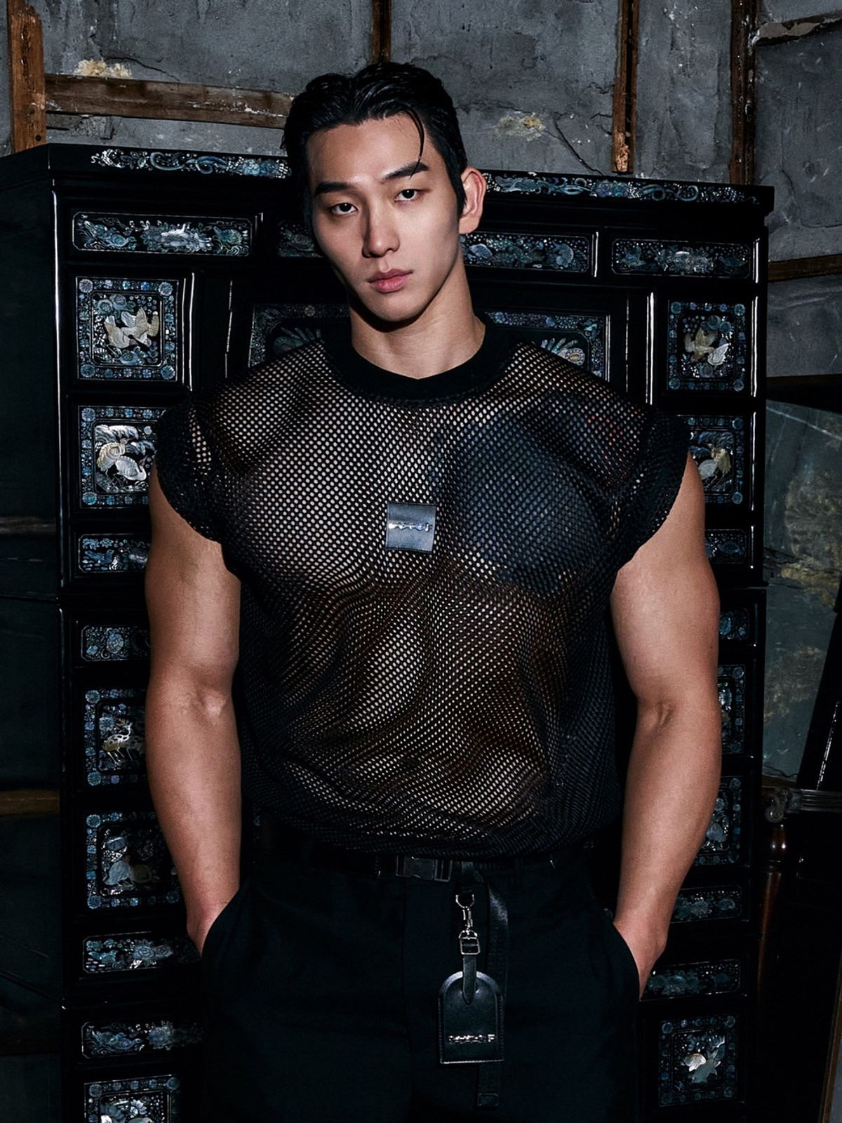 아웃오브(OUTOF) Oversized Mesh Sleeveless