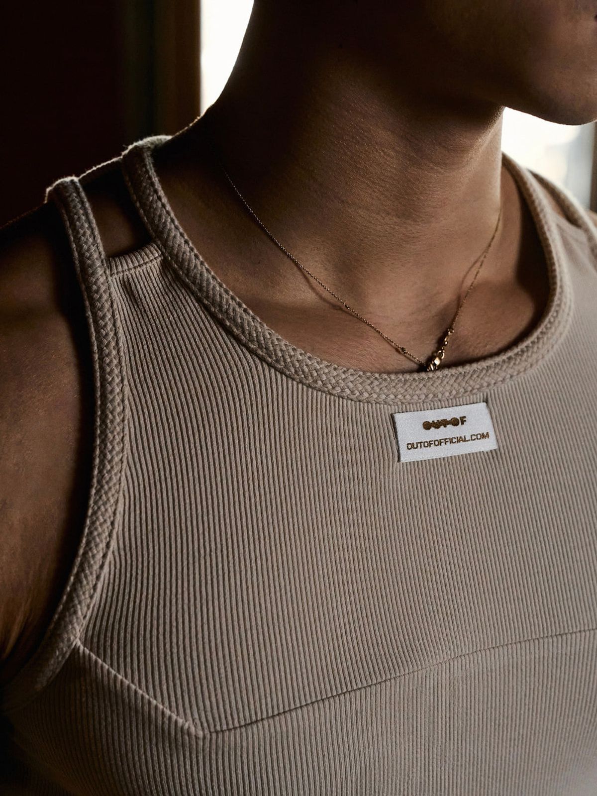 아웃오브(OUTOF) Nomad Strap Shoulder Sleeveless