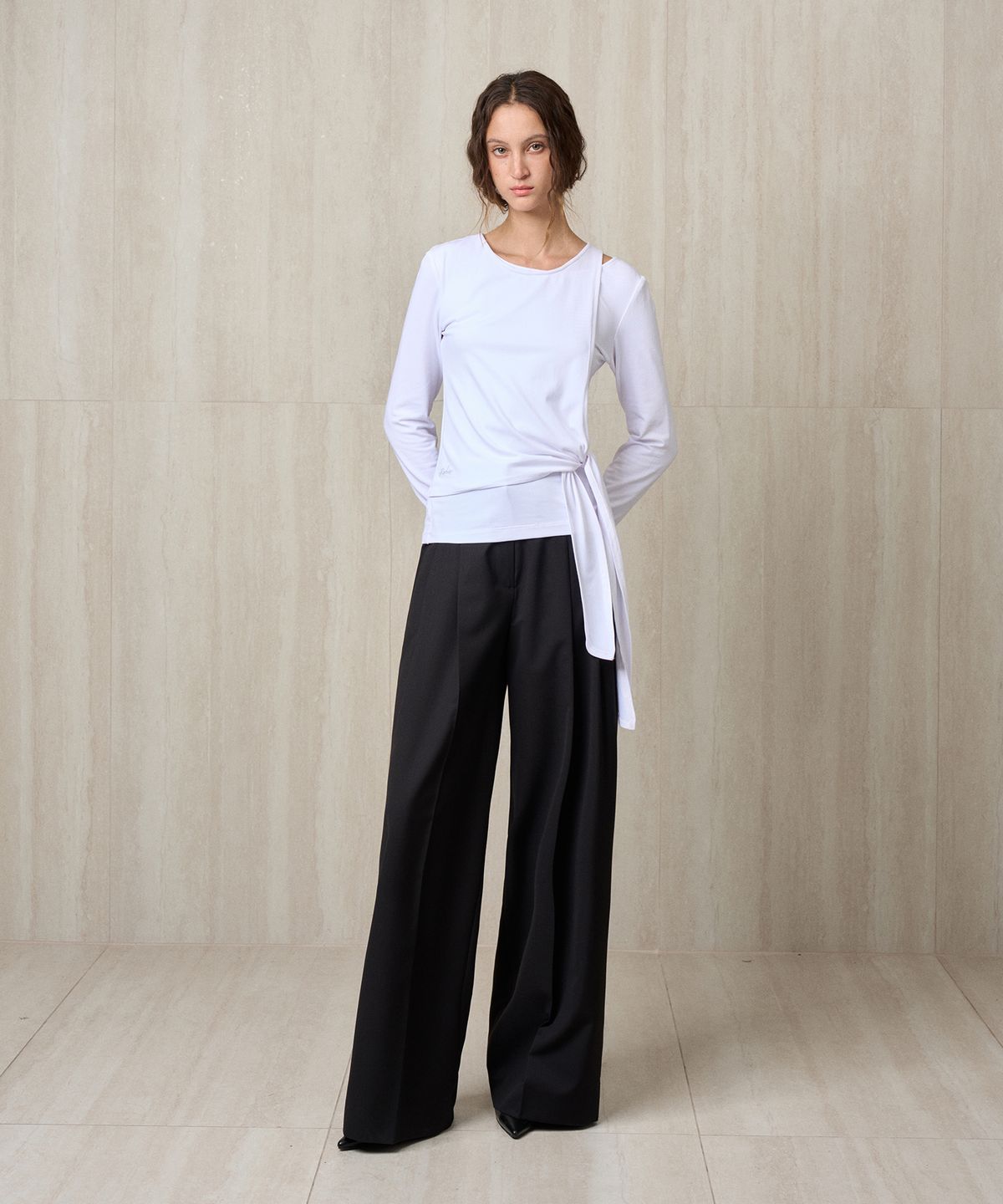 리이(RE RHEE) PLEATED WIDE TROUSERS BLACK