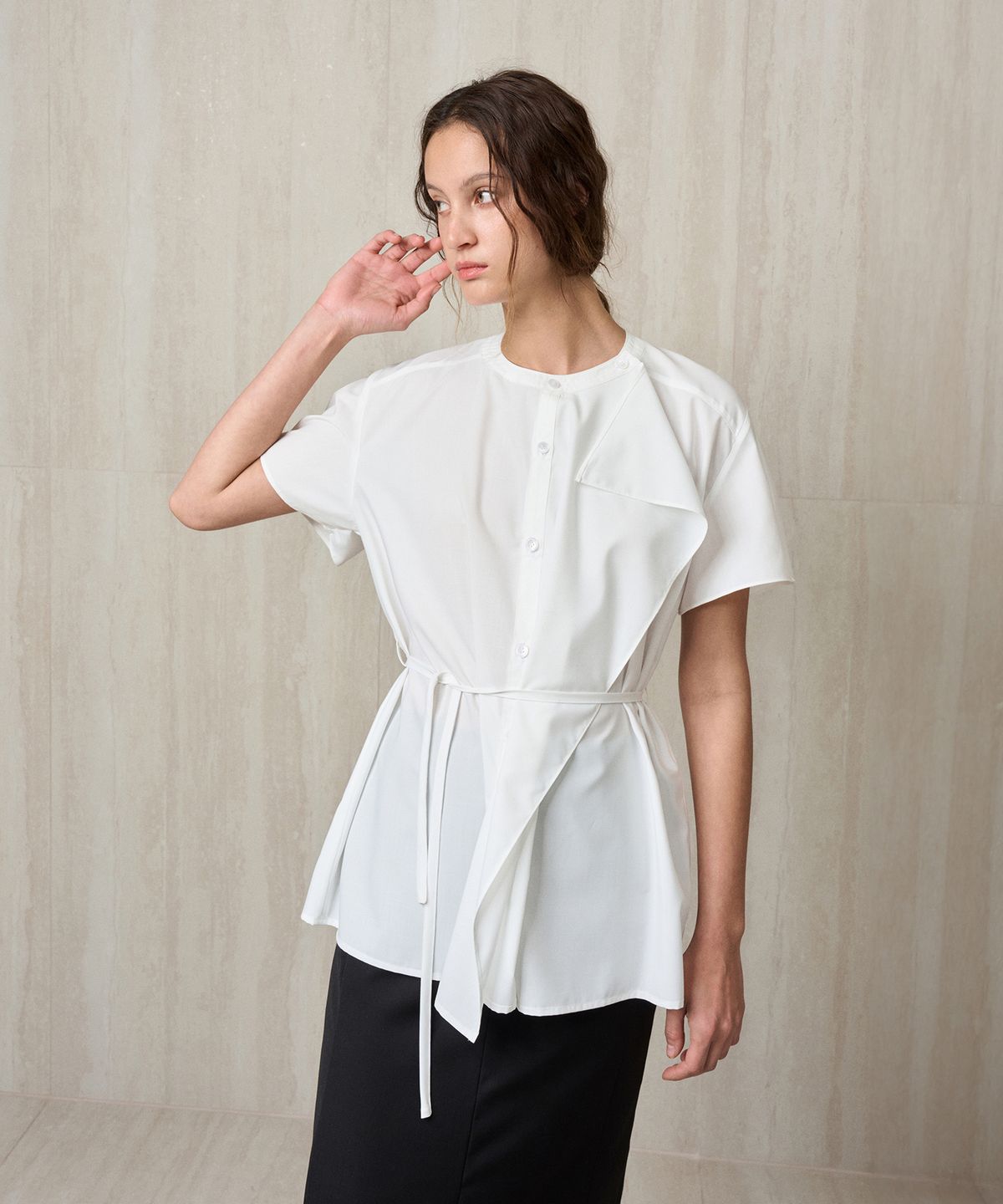 리이(RE RHEE) RUFFLE DETAIL SHIRT BLOUSE WHITE