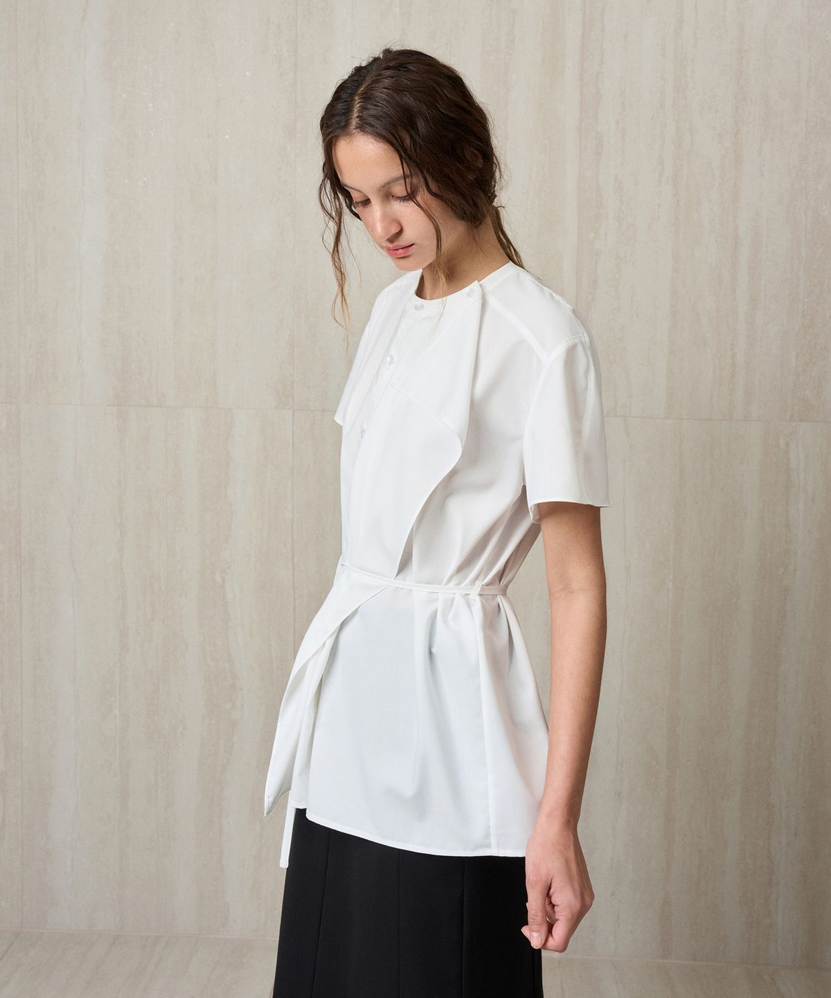 리이(RE RHEE) RUFFLE DETAIL SHIRT BLOUSE WHITE