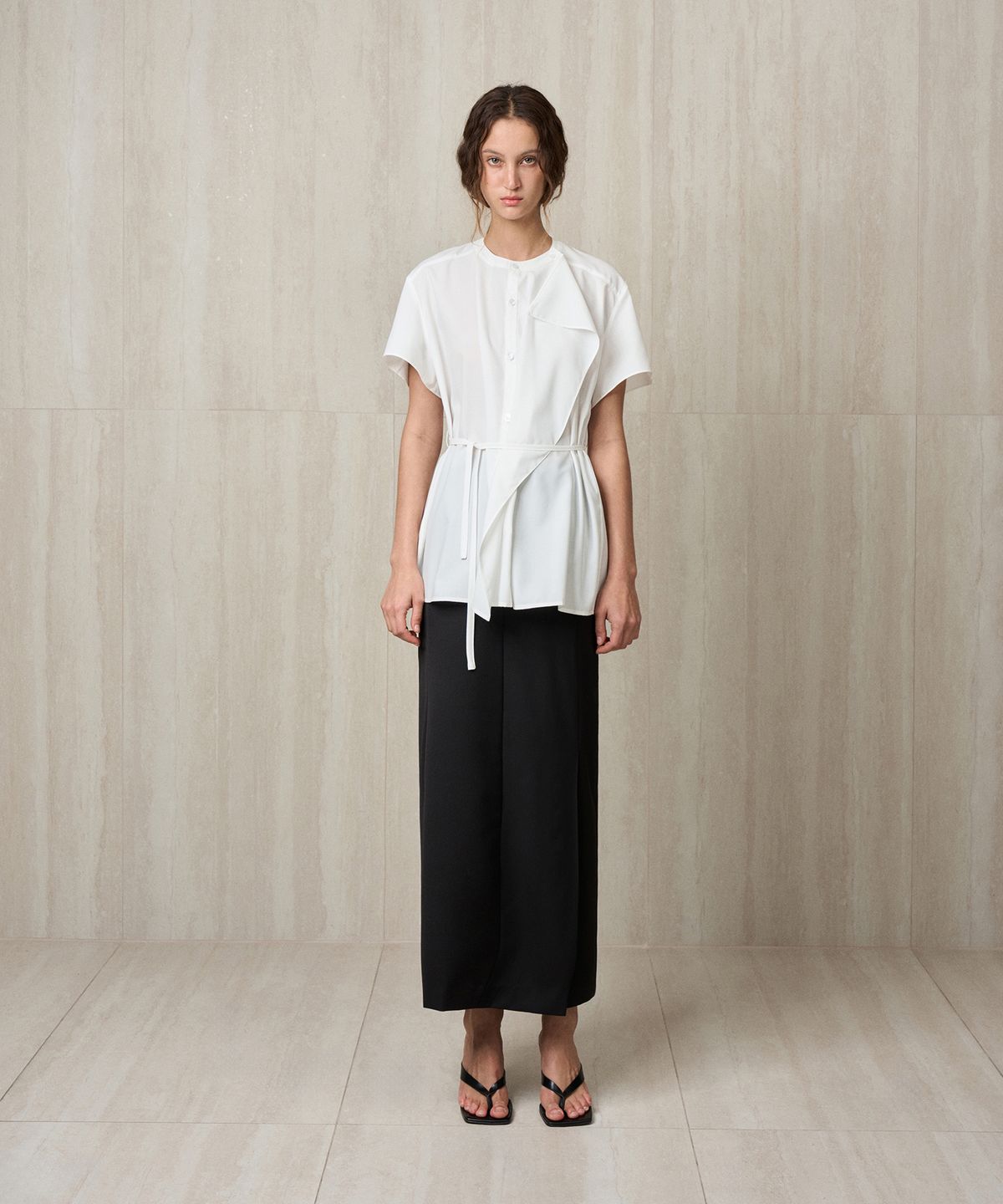 리이(RE RHEE) RUFFLE DETAIL SHIRT BLOUSE WHITE