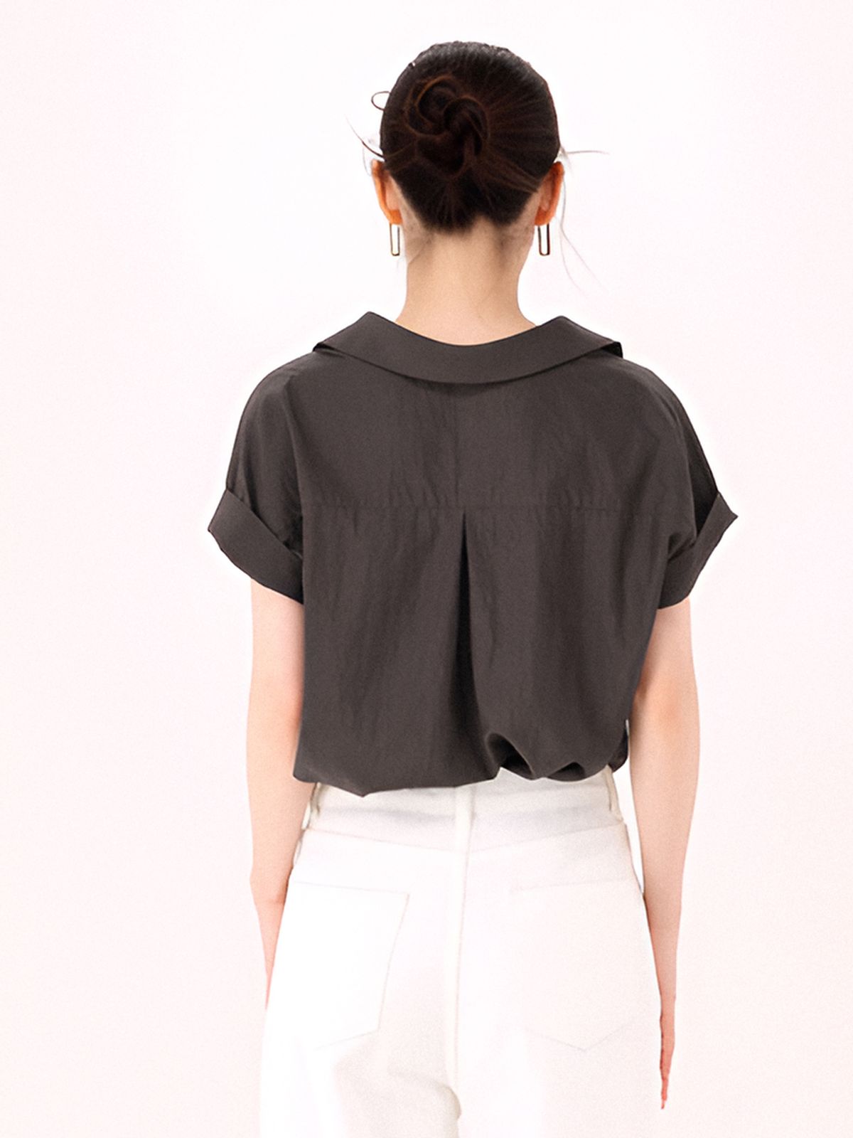 아쿠드(ACUD) Half Sleeve Glossy Blouse _Brown