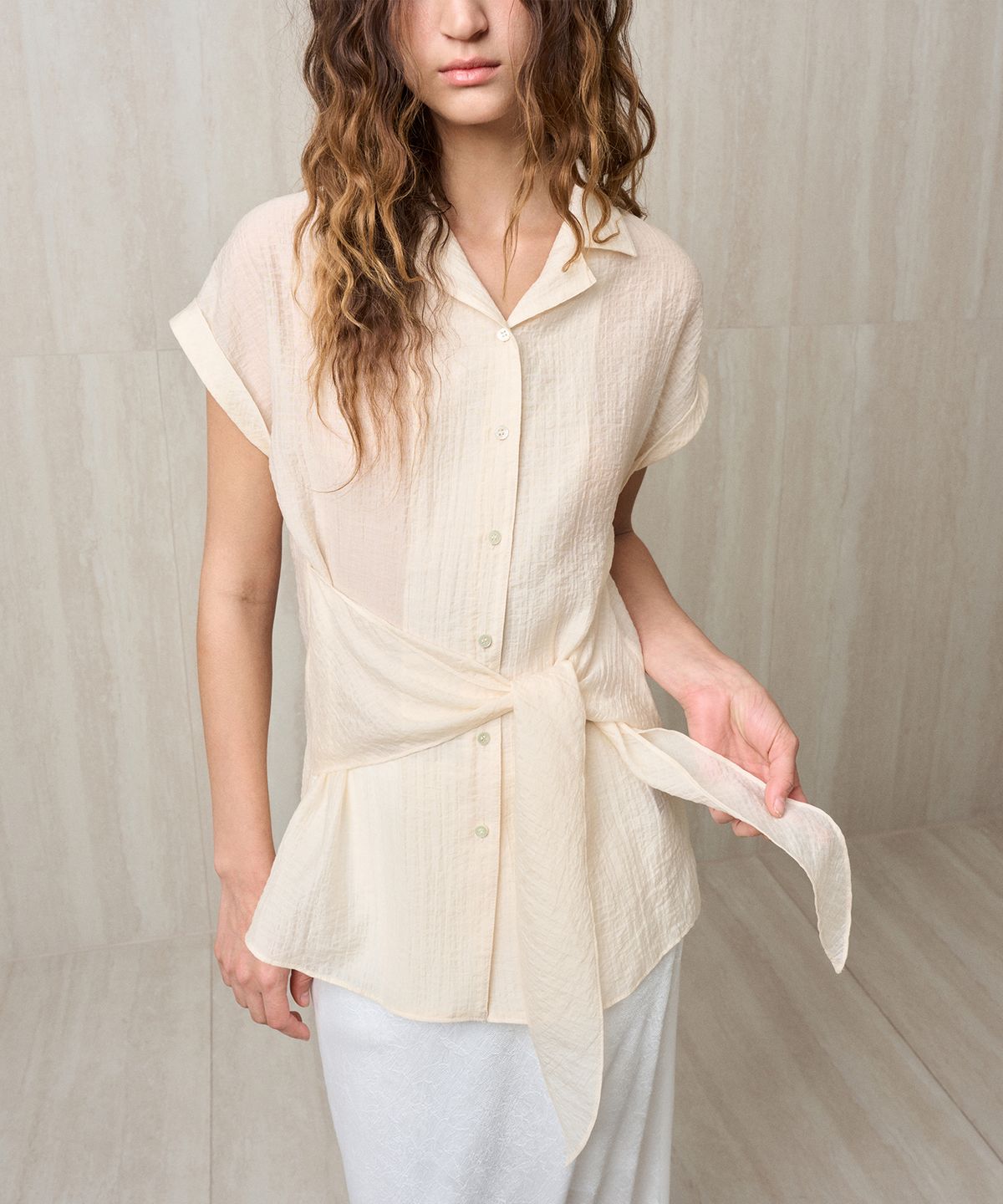 리이(RE RHEE) SHEER TIE WAIST SHIRT CREAM
