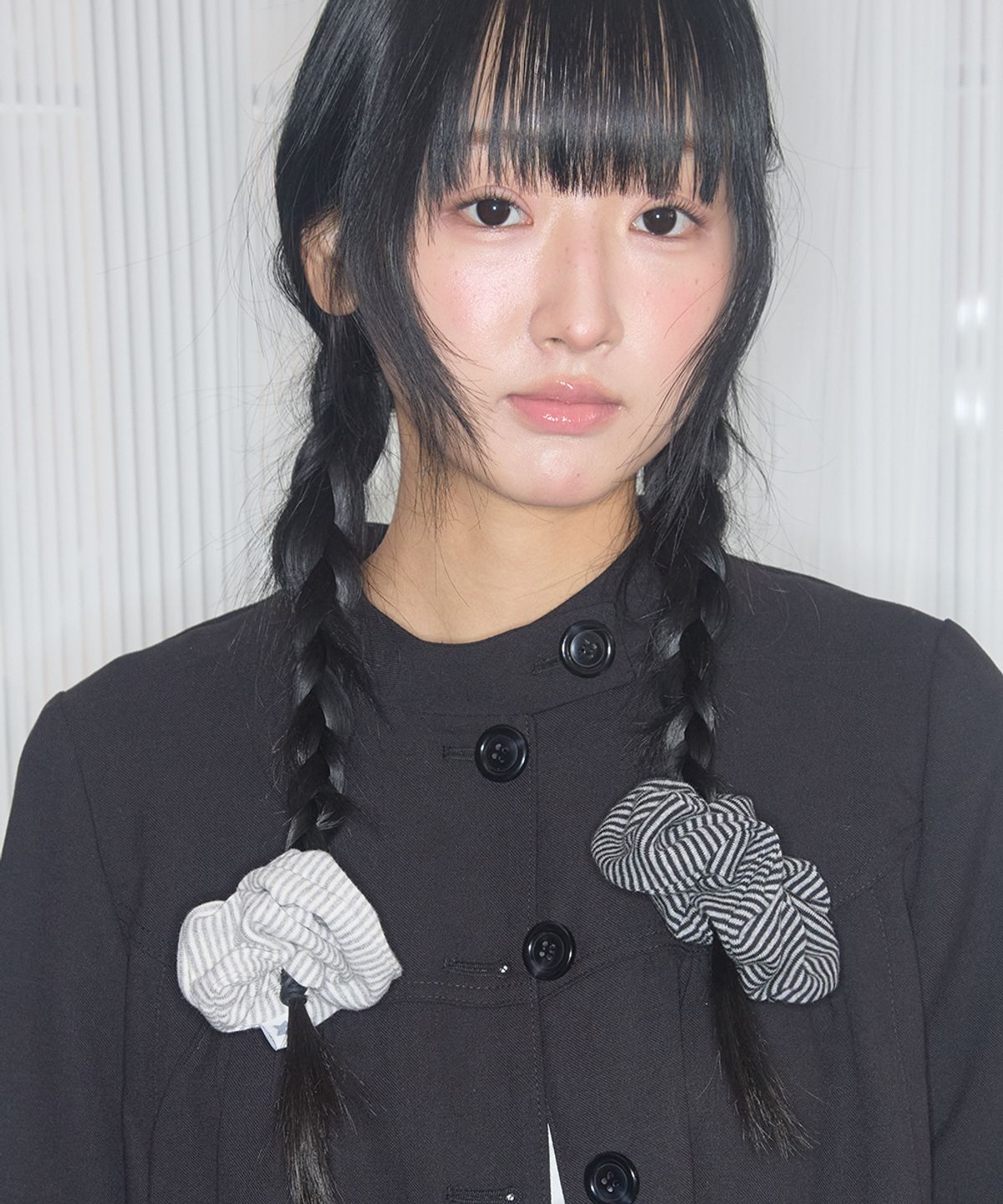 키이비(KIIBI) cozy stripe scrunchie charcoal