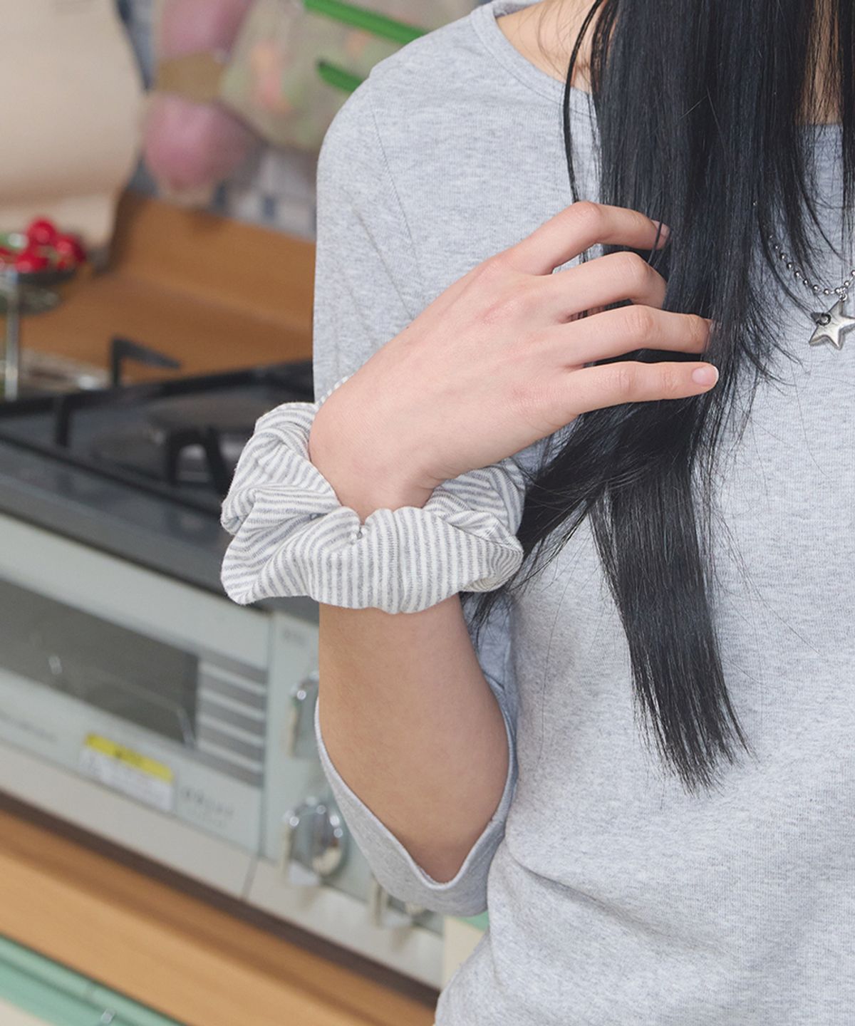 키이비(KIIBI) cozy stripe scrunchie light grey