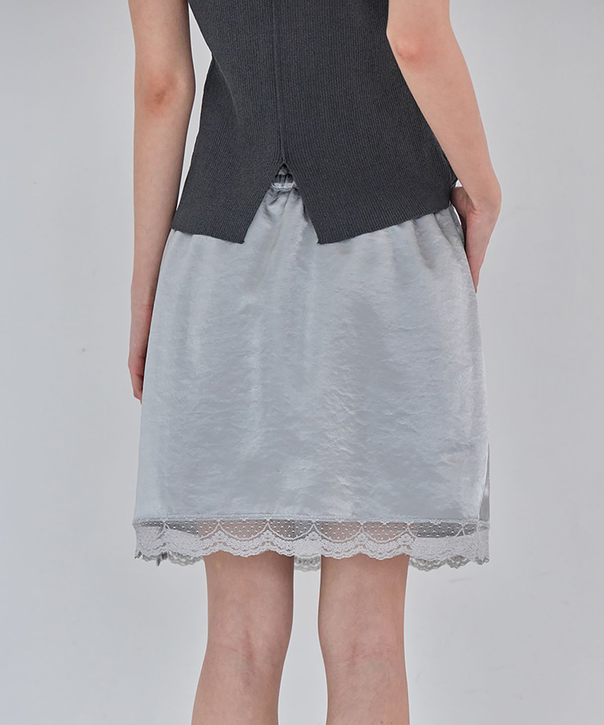 런던다다(LONDONDADA) Satin Lace Hem Mini Skirt, SILVER